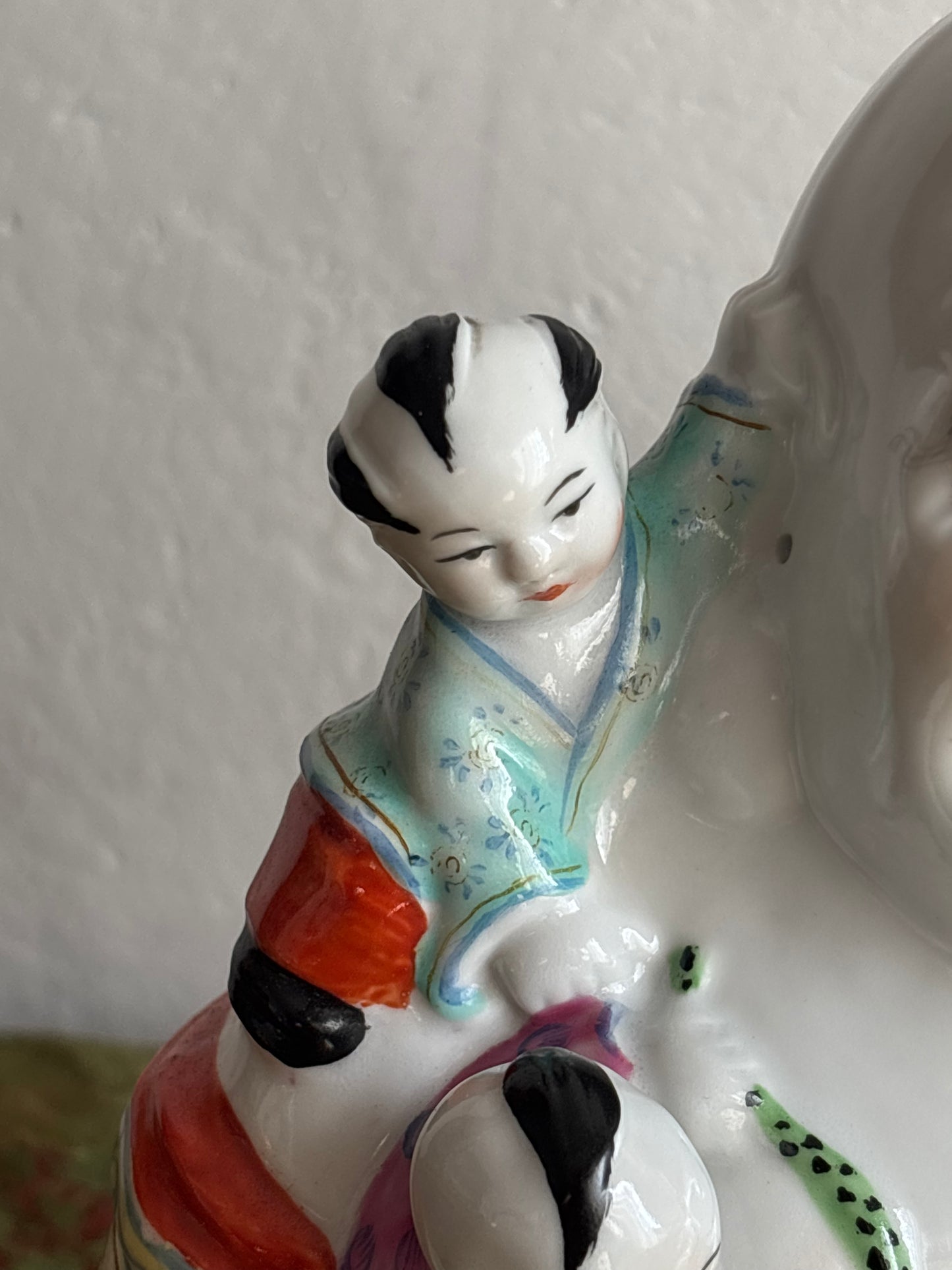 Budda della Felicità in Ceramica con Bambini