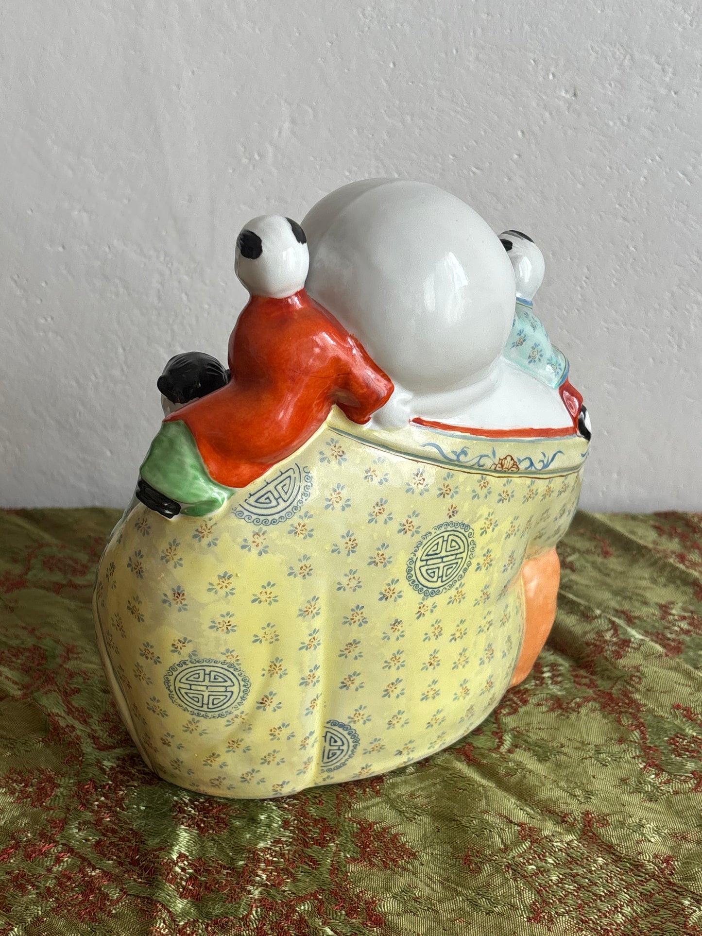 Budda della Felicità in Ceramica con Bambini