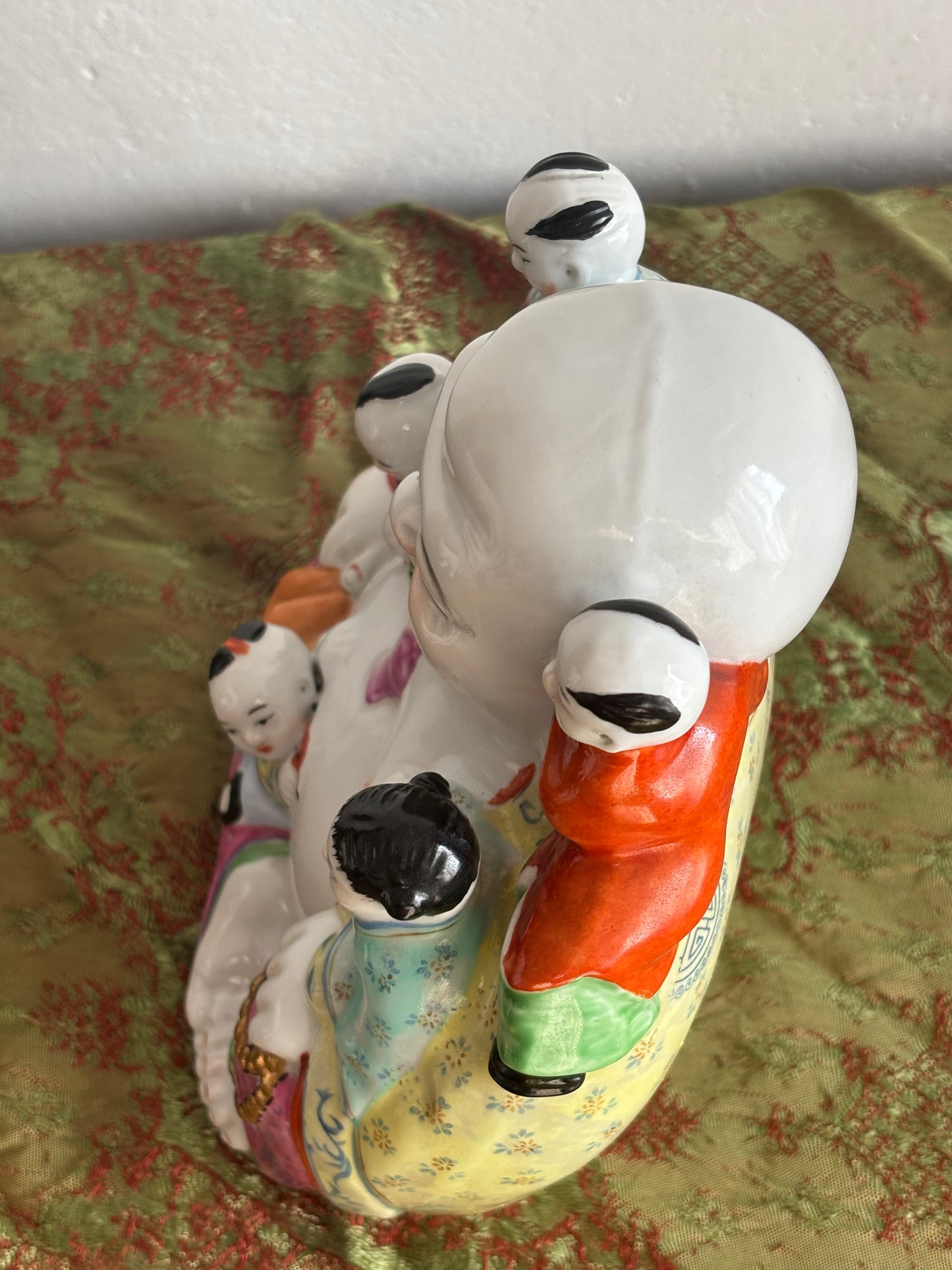 Budda della Felicità in Ceramica con Bambini