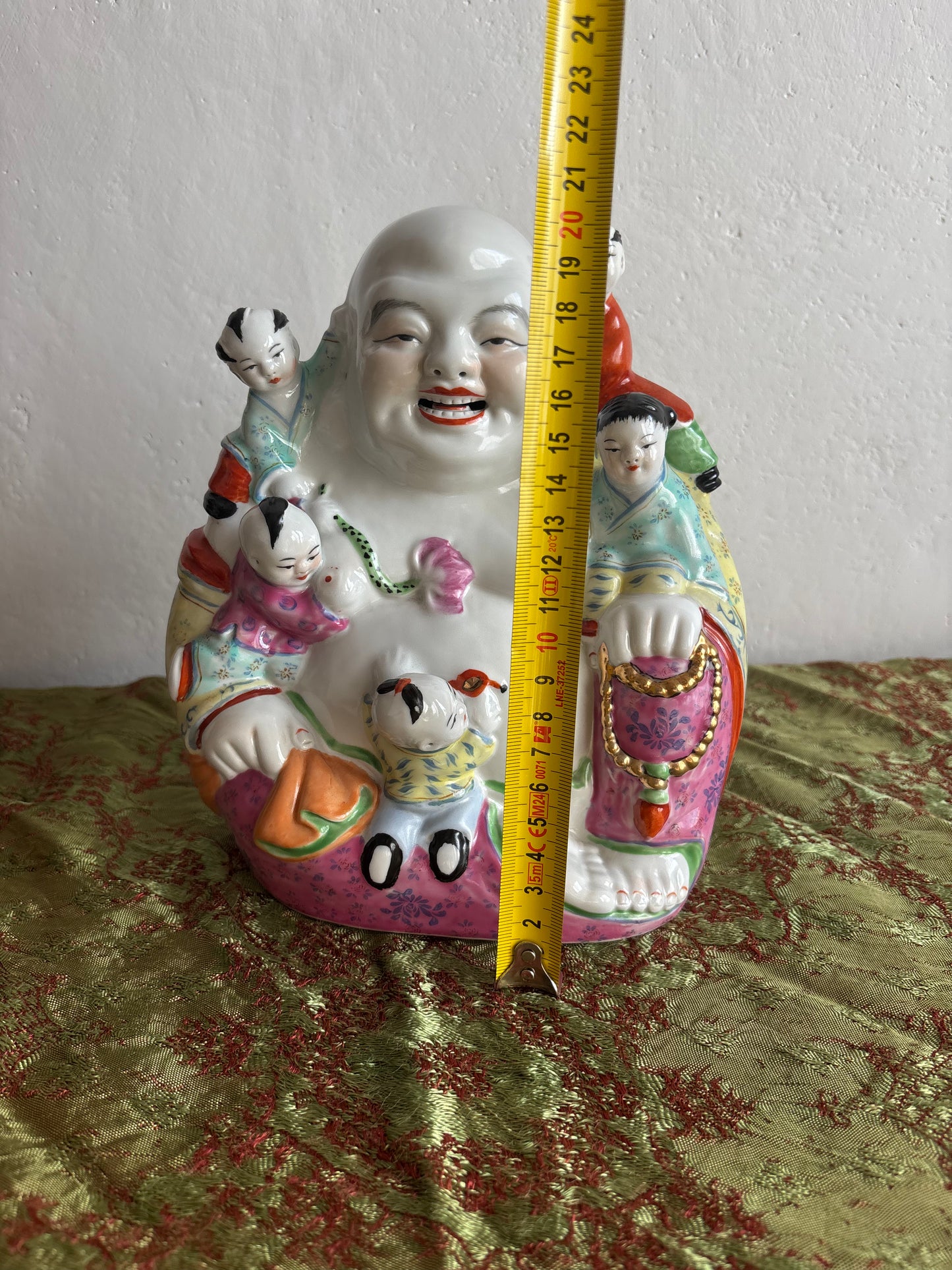 Budda della Felicità in Ceramica con Bambini