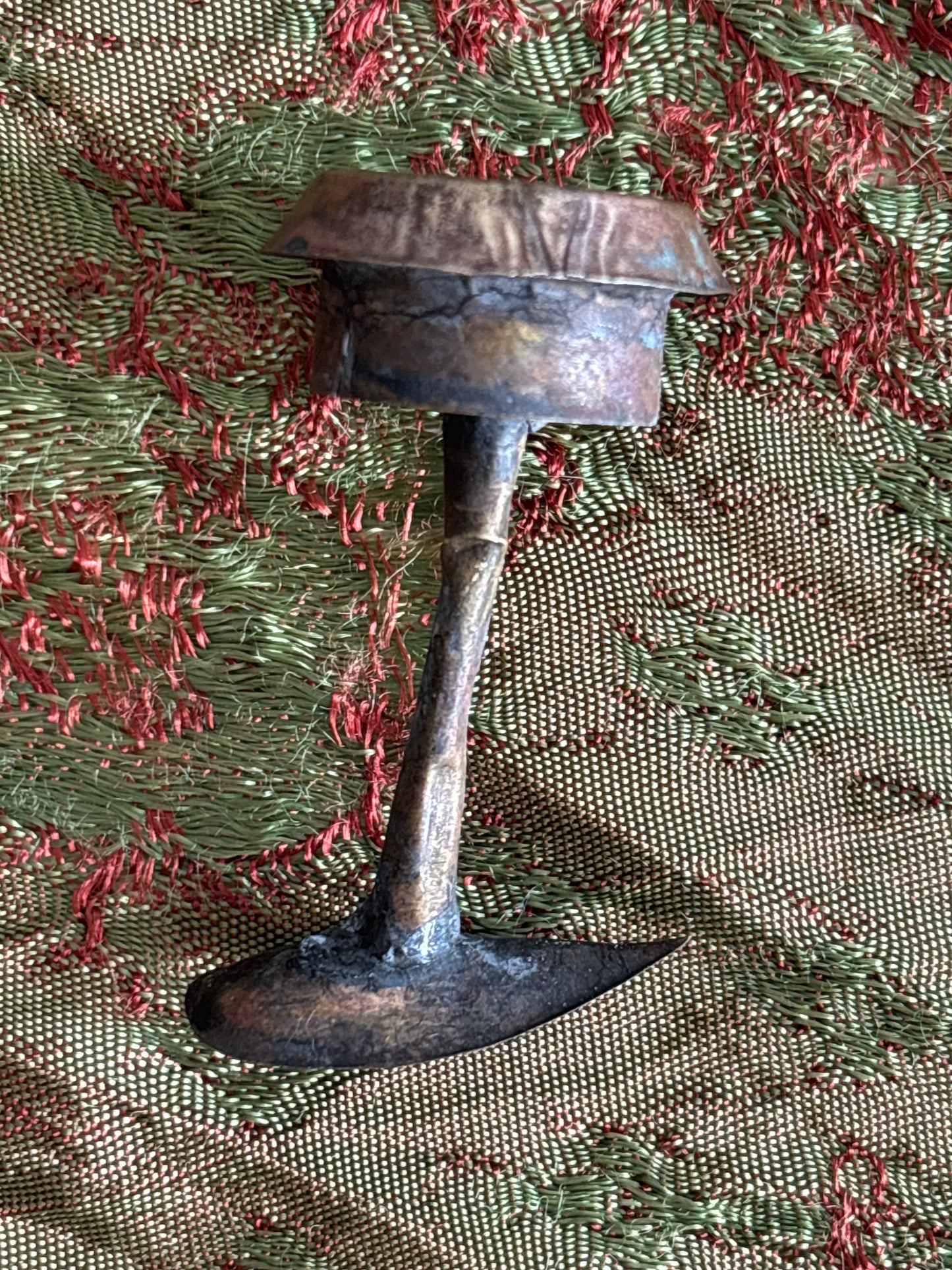 Pipa da oppio in ceramica e metallo con montature ornamentali