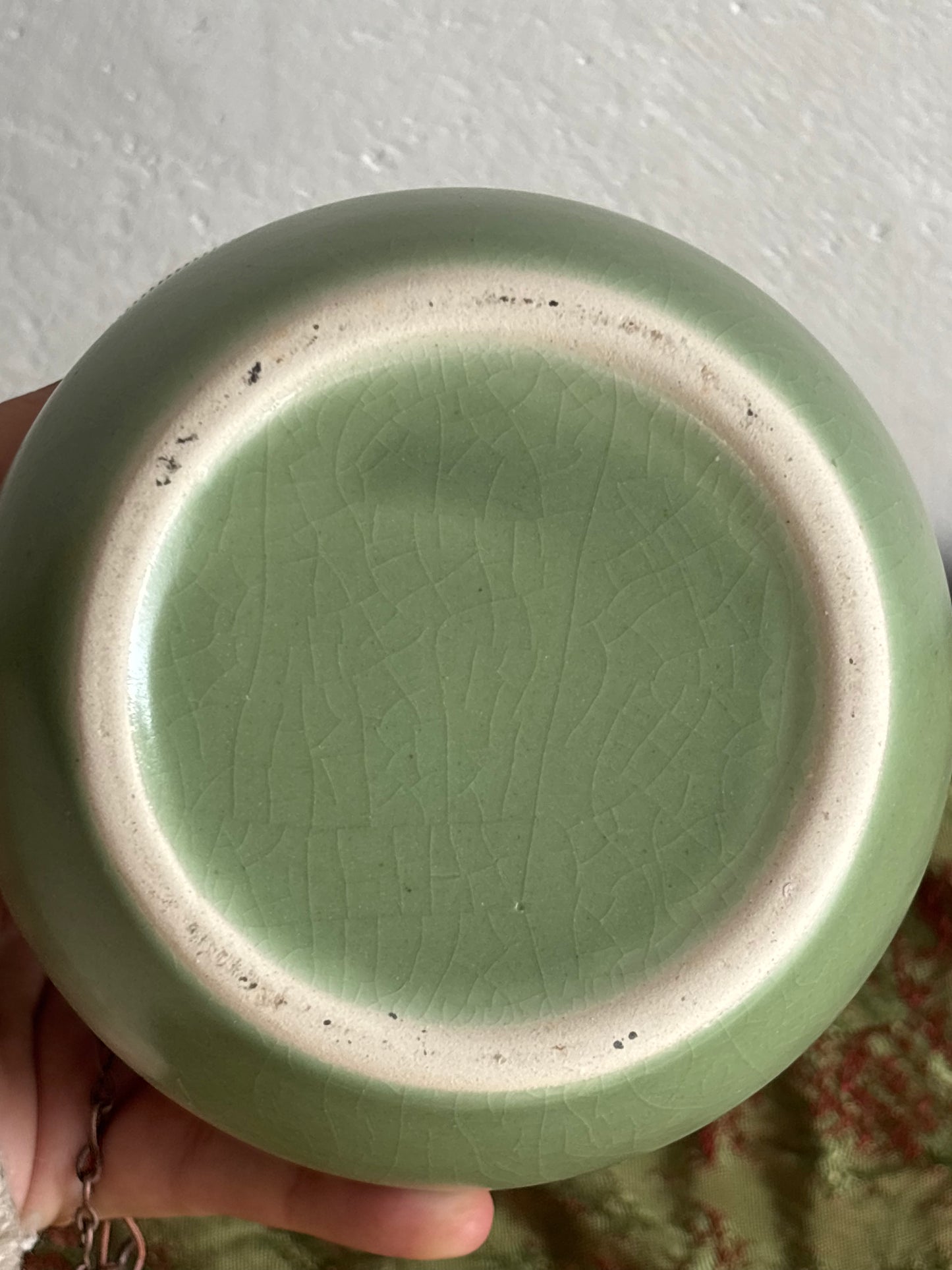 Pipa da oppio in ceramica e metallo con montature ornamentali