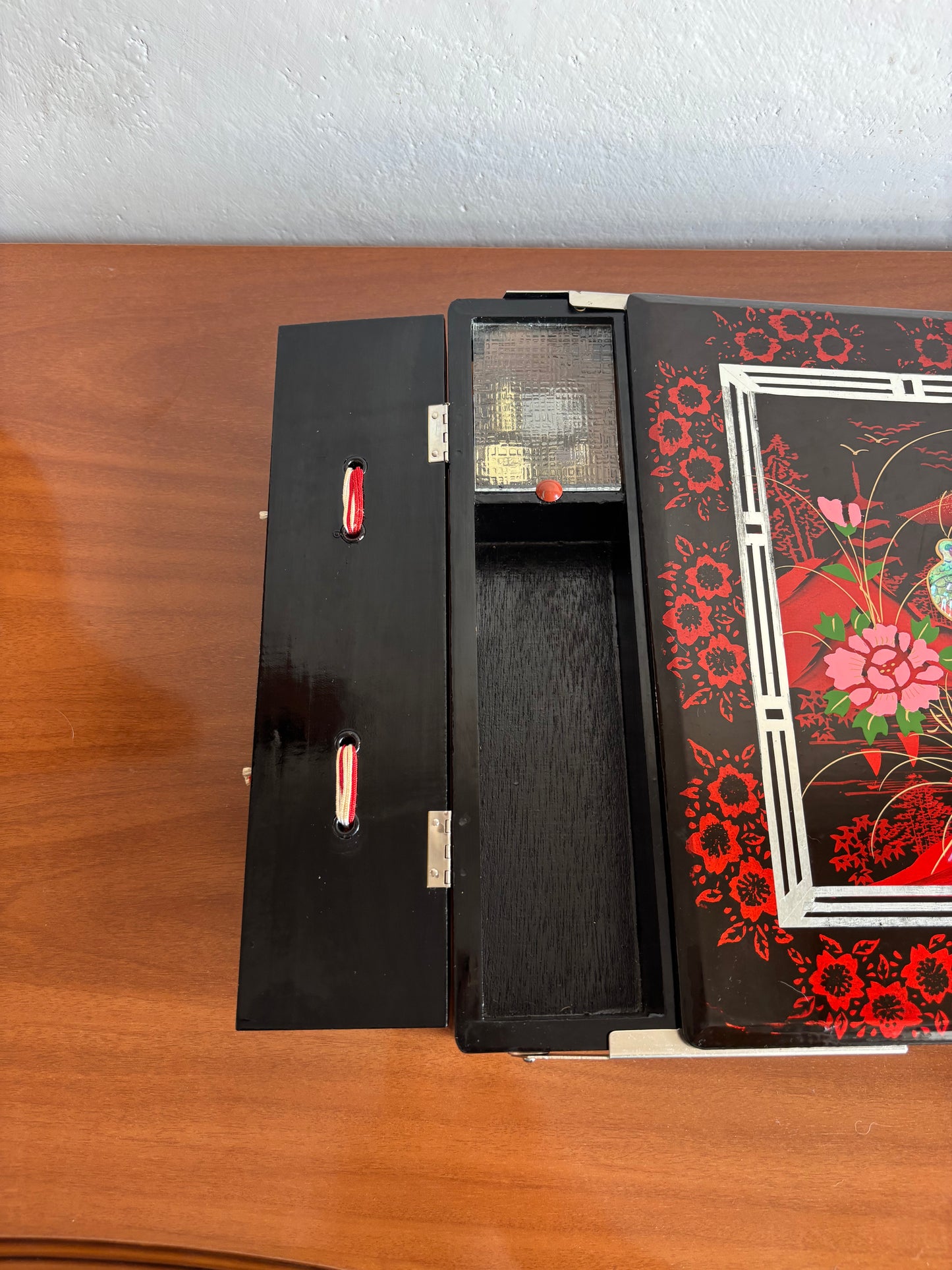 Japanese lacquer photo album with music box