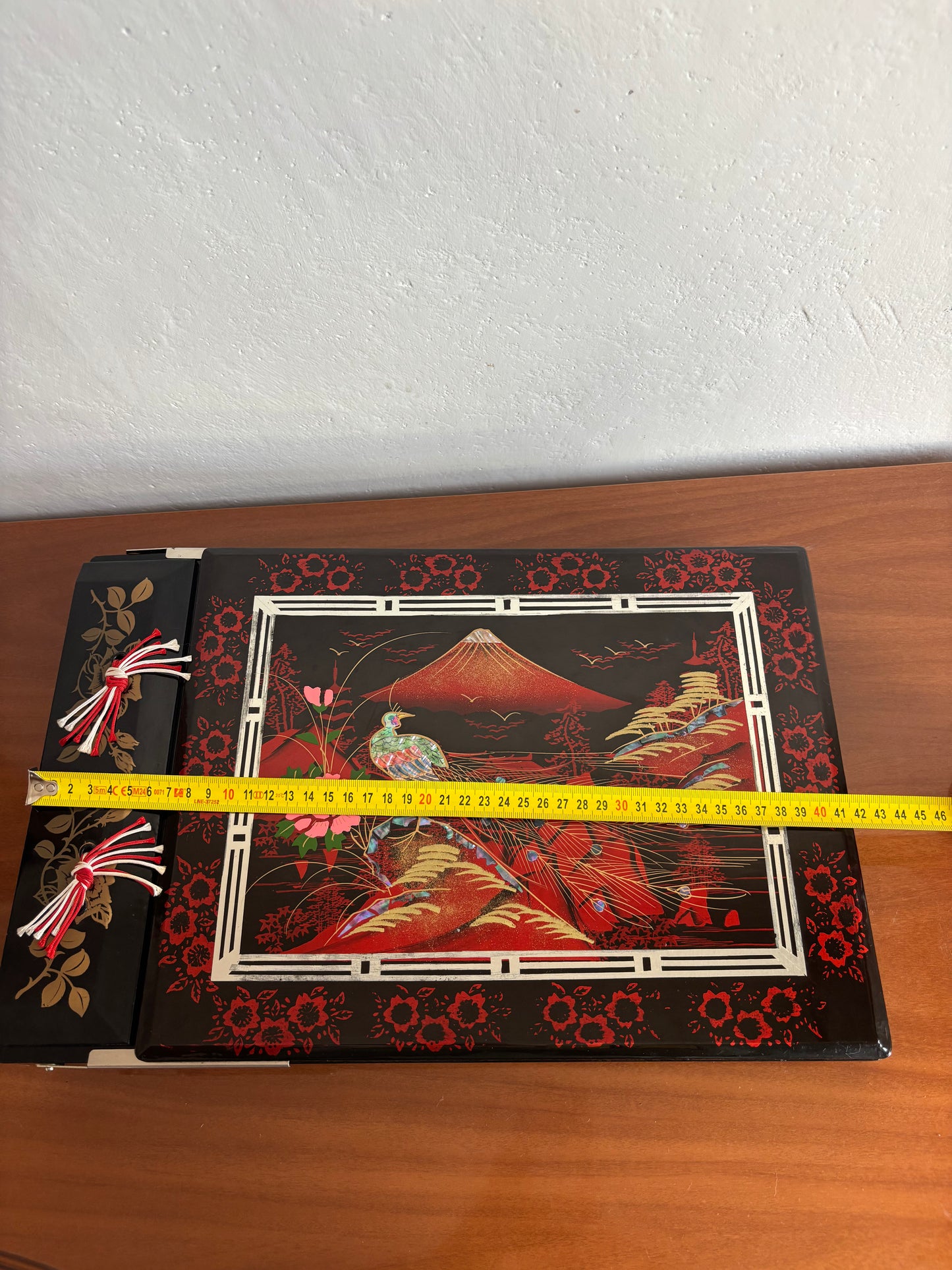 Japanese lacquer photo album with music box