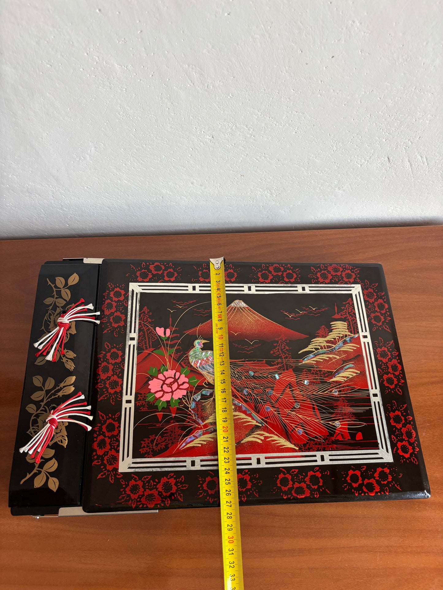 Japanese lacquer photo album with music box