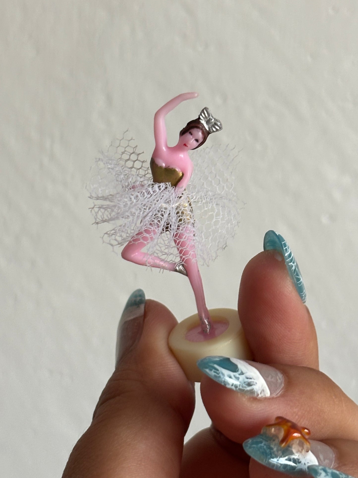 Japanisches Schmuckkästchen mit Spieluhr – Pfau und Metallelemente