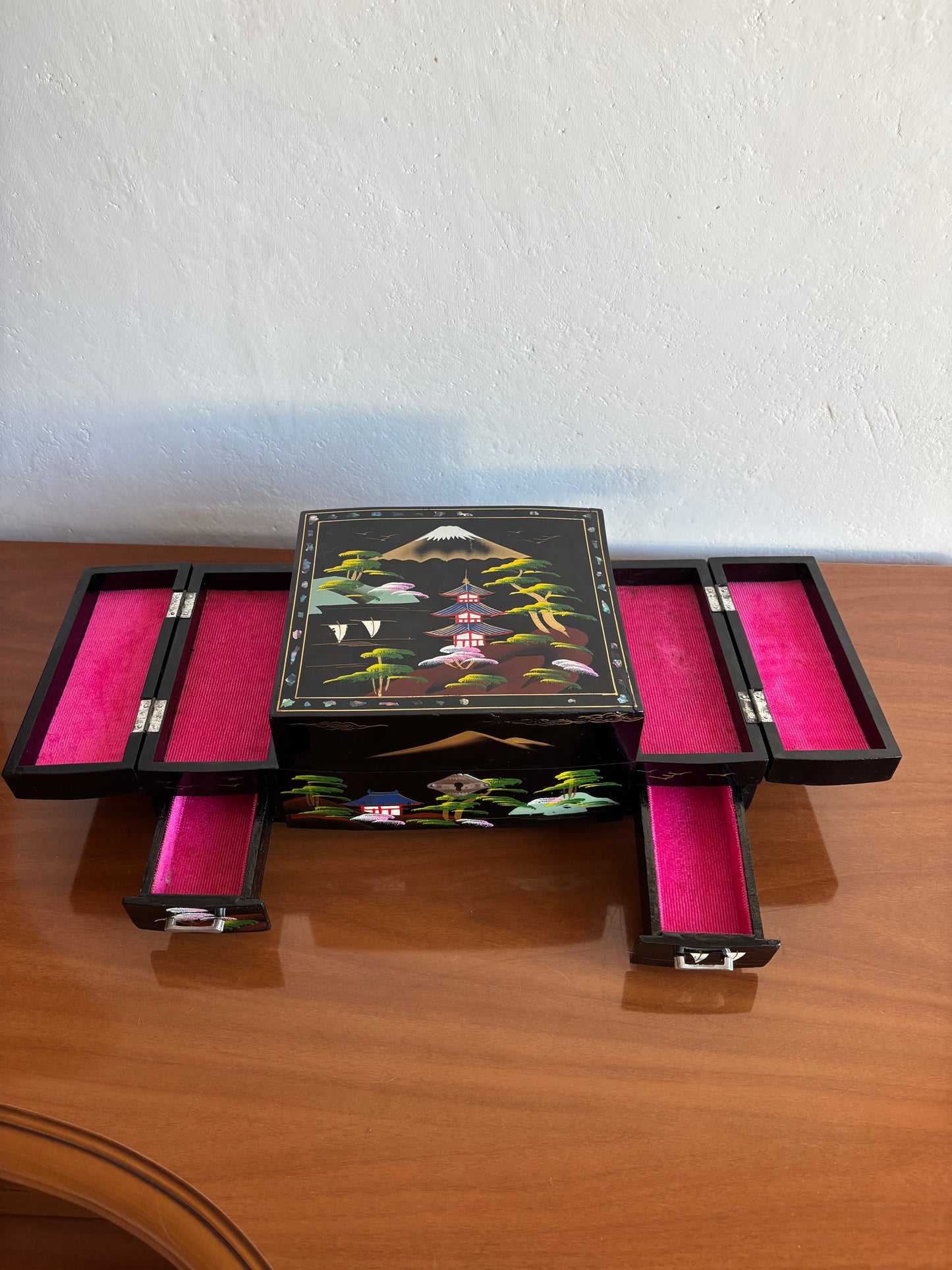 Portagioie giapponese con carillon, fiori e luce funzionante