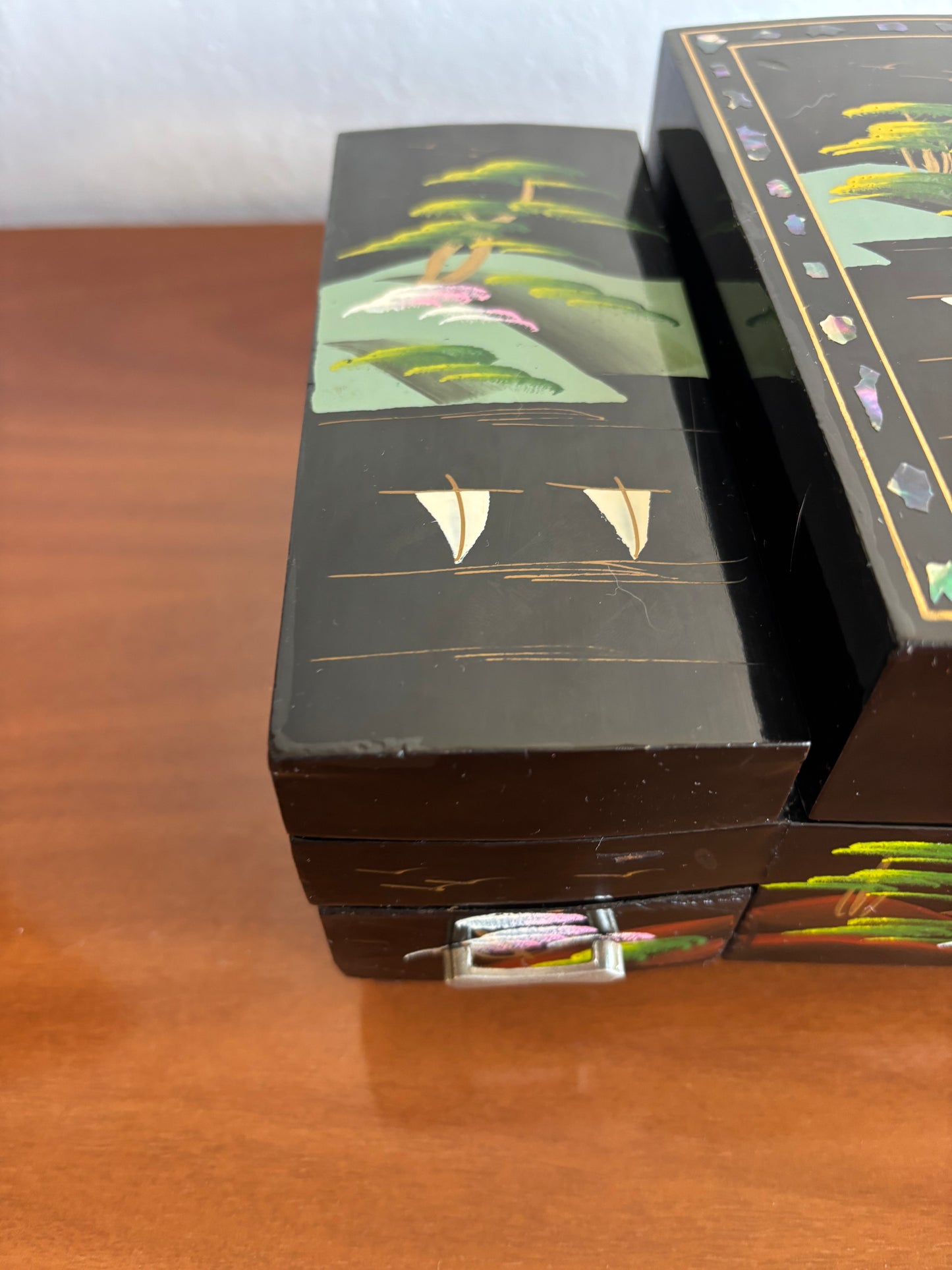 Portagioie giapponese con carillon, fiori e luce funzionante