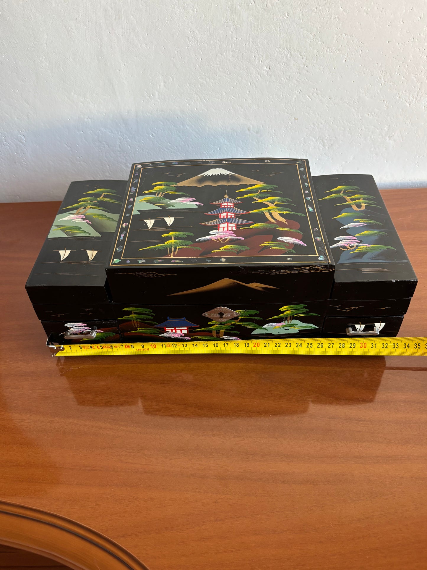 Portagioie giapponese con carillon, fiori e luce funzionante