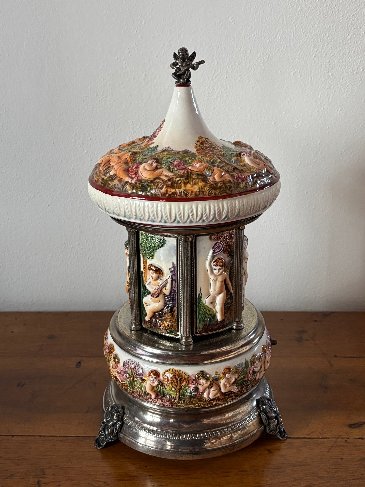 Portasigarette in ceramica stile Capodimonte, funzionante e in ottime condizioni