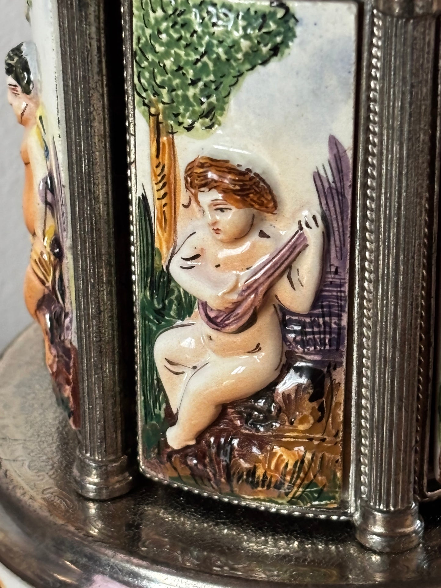 Portasigarette in ceramica stile Capodimonte, funzionante e in ottime condizioni