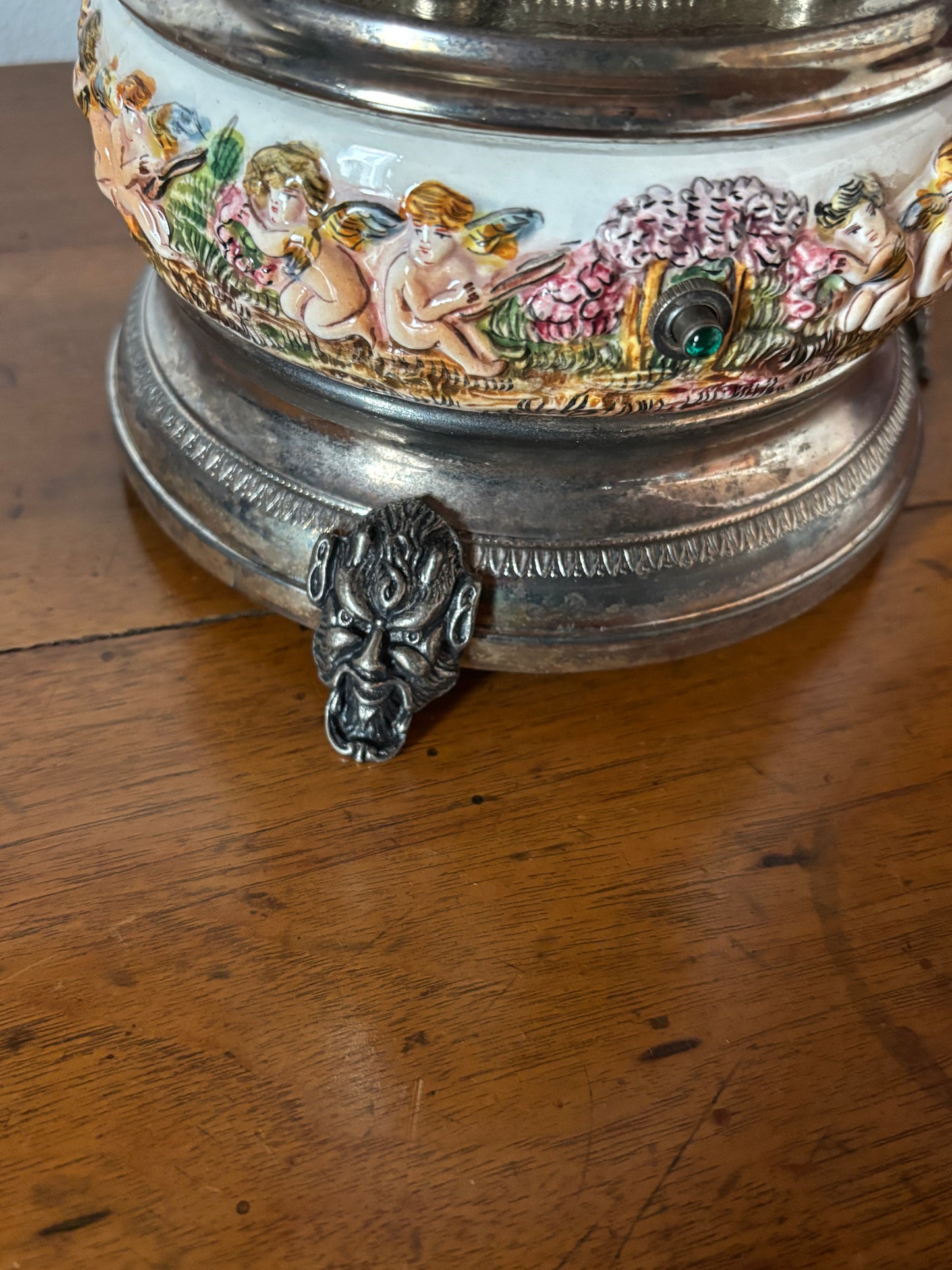 Portasigarette in ceramica stile Capodimonte, funzionante e in ottime condizioni