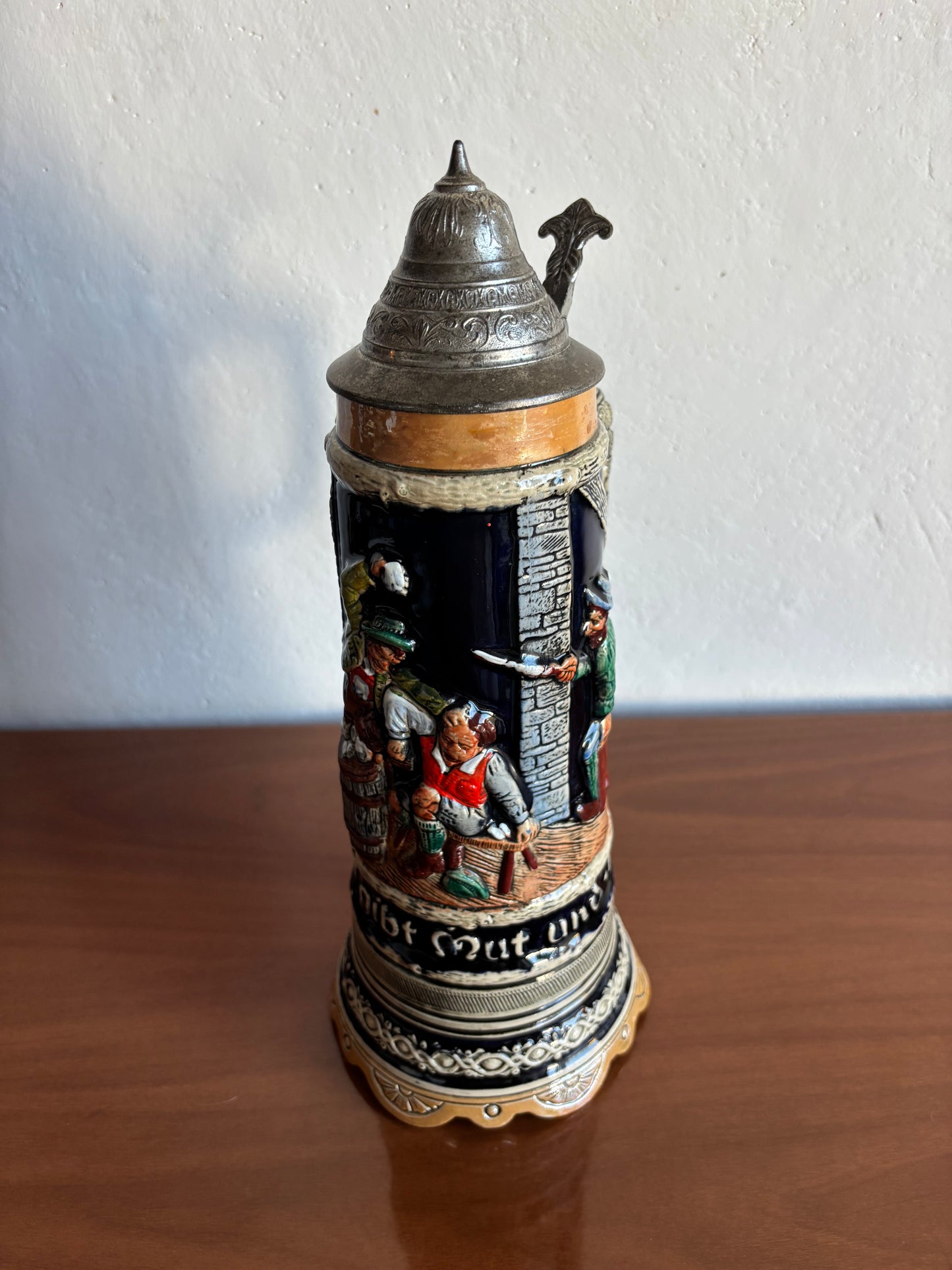 Deutscher Bierkrug aus Keramik mit Spieluhr – Vintage Beer Stein mit Metalldeckel