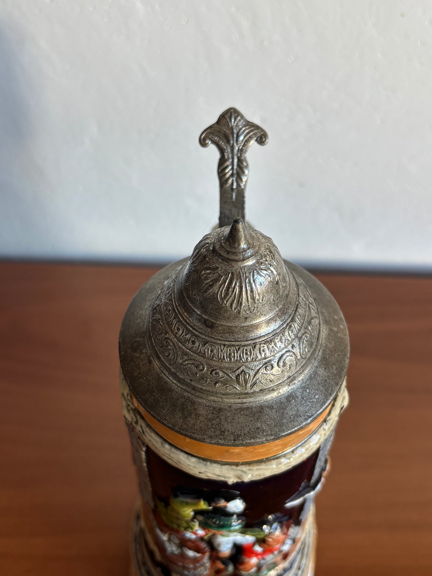 Deutscher Bierkrug aus Keramik mit Spieluhr – Vintage Beer Stein mit Metalldeckel