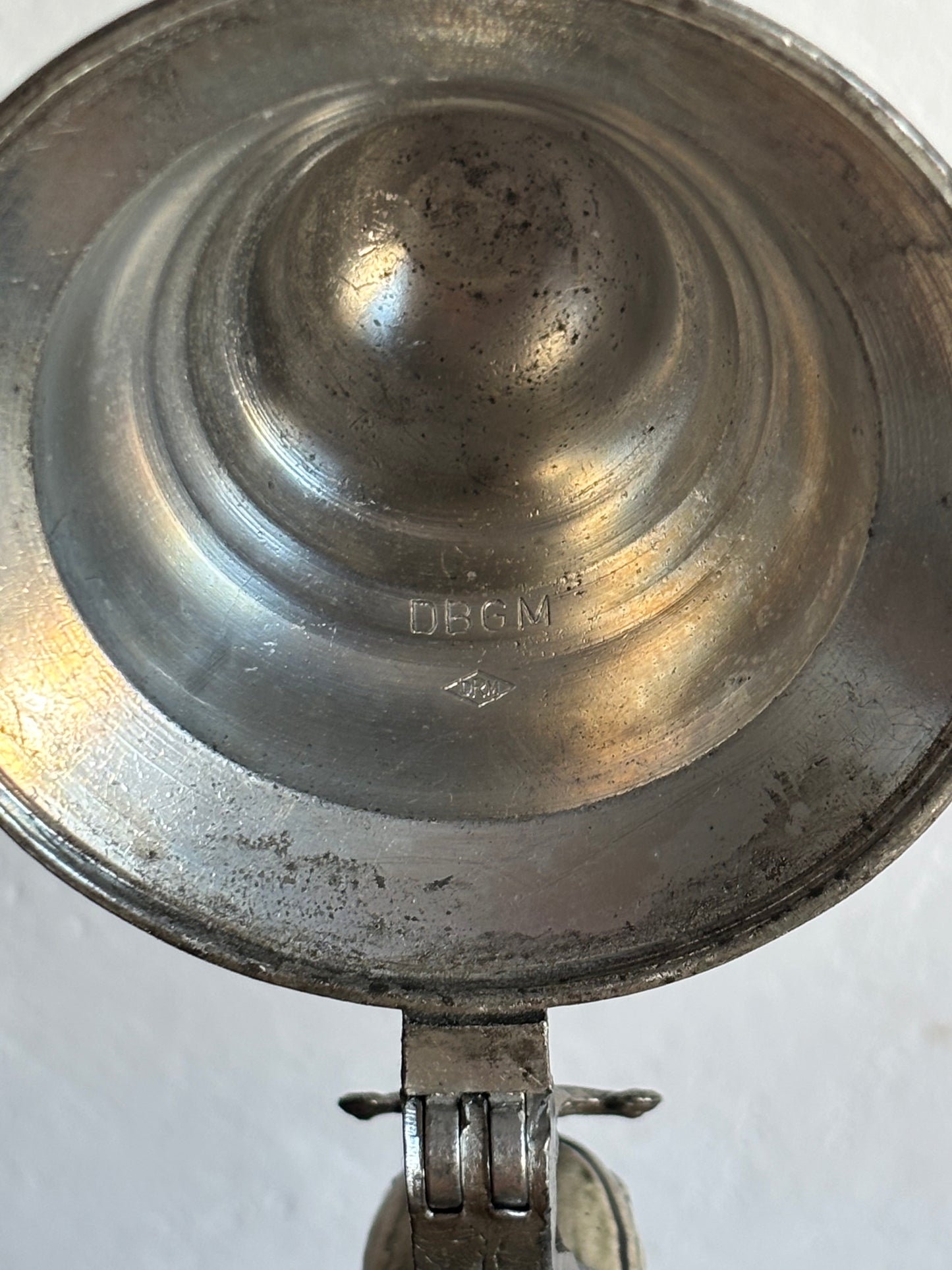 Deutscher Bierkrug aus Keramik mit Spieluhr – Vintage Beer Stein mit Metalldeckel