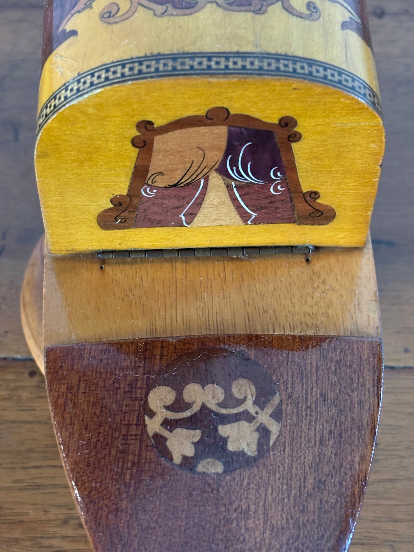 Gondola portasigarette con carillon in legno, funzionante e restaurata