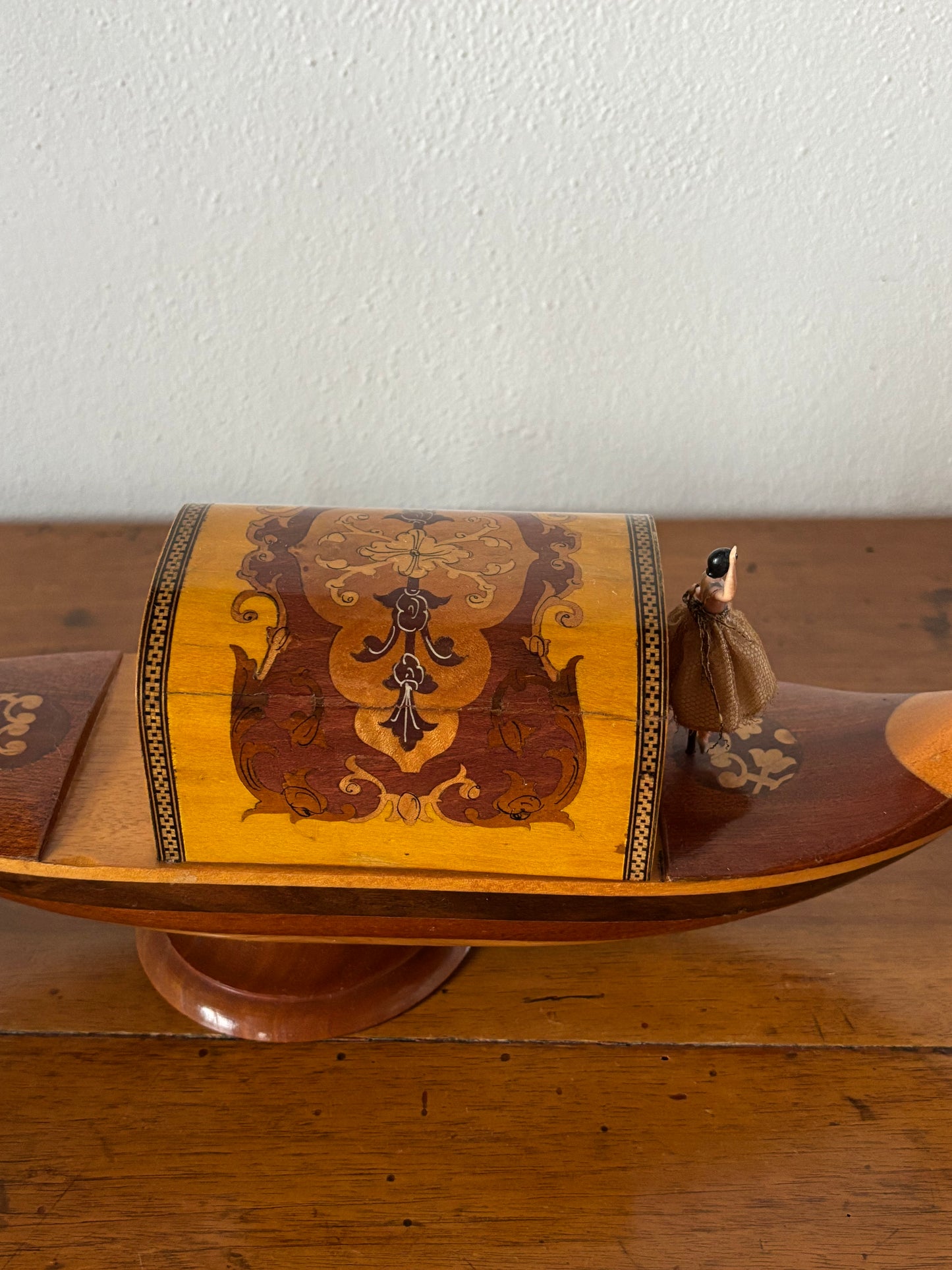 Gondola portasigarette con carillon in legno, funzionante e restaurata