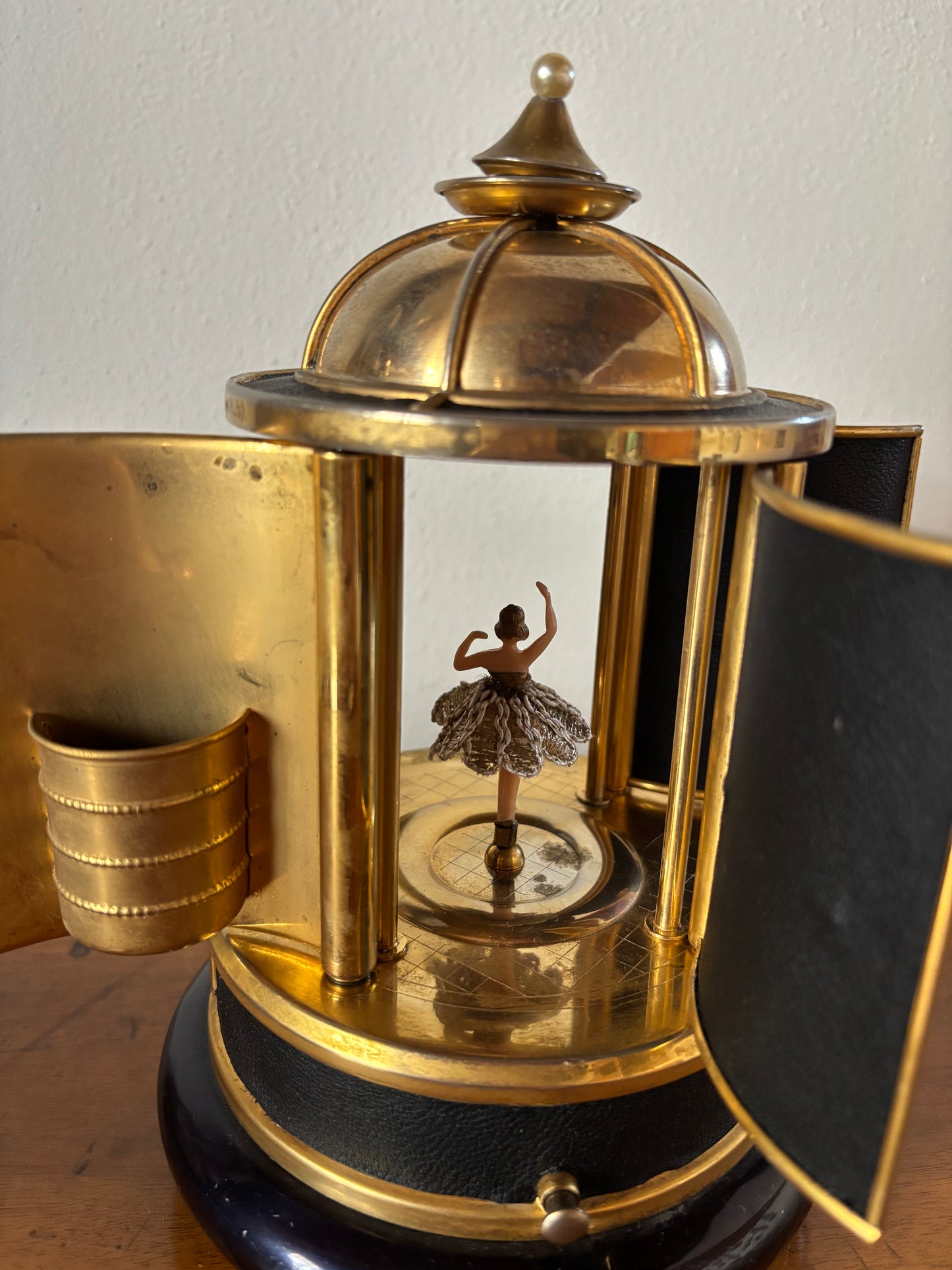 Portasigarette vintage con carillon in metallo e pelle sintetica sostituita, funzionante e restaurato