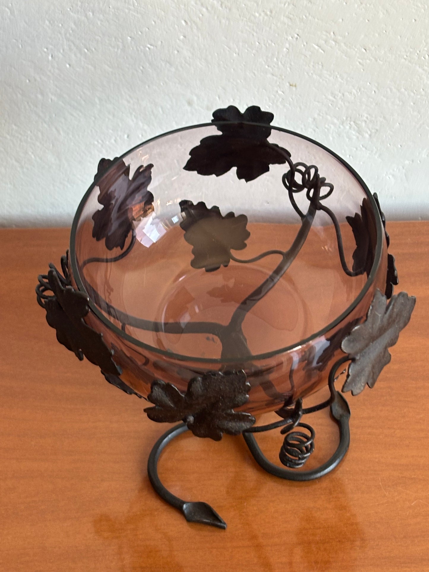 Vaso vintage in stile Liberty in Vetro Soffiato e Ferro Battuto