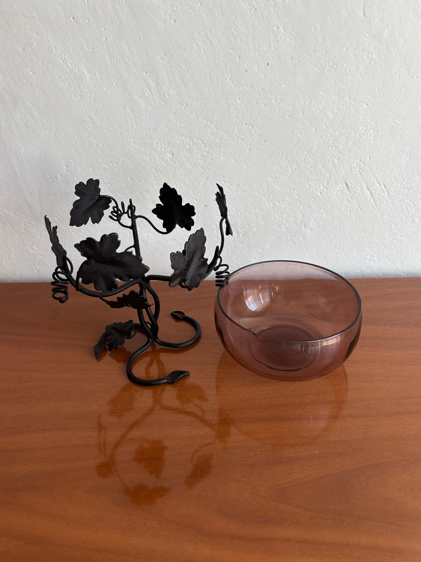 Vaso vintage in stile Liberty in Vetro Soffiato e Ferro Battuto