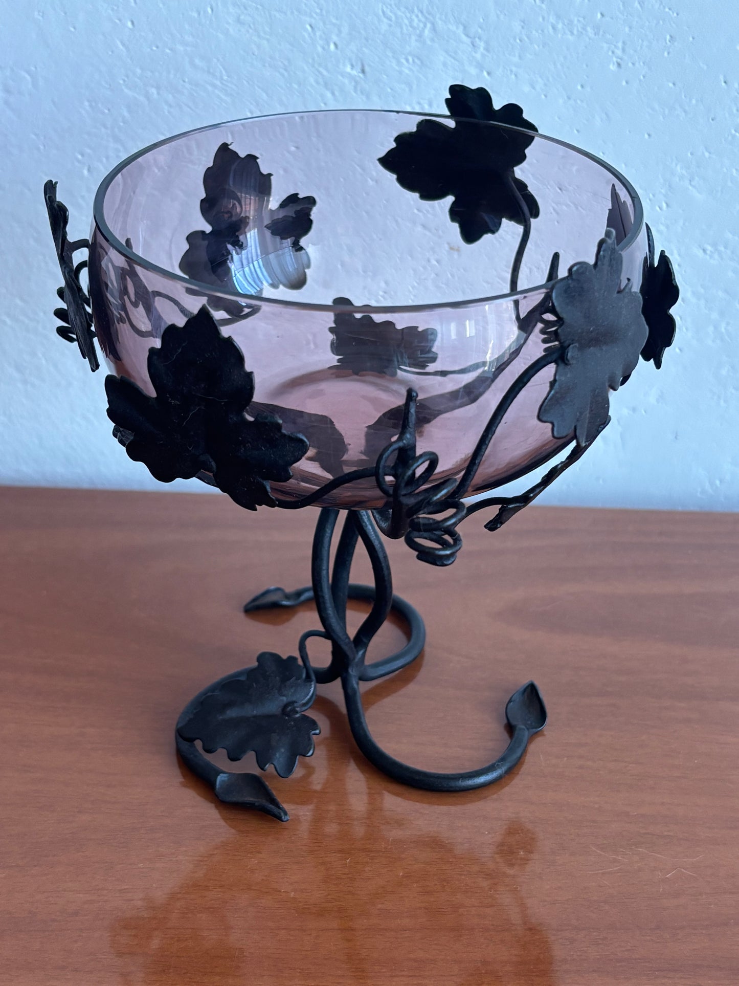 Vaso vintage in stile Liberty in Vetro Soffiato e Ferro Battuto