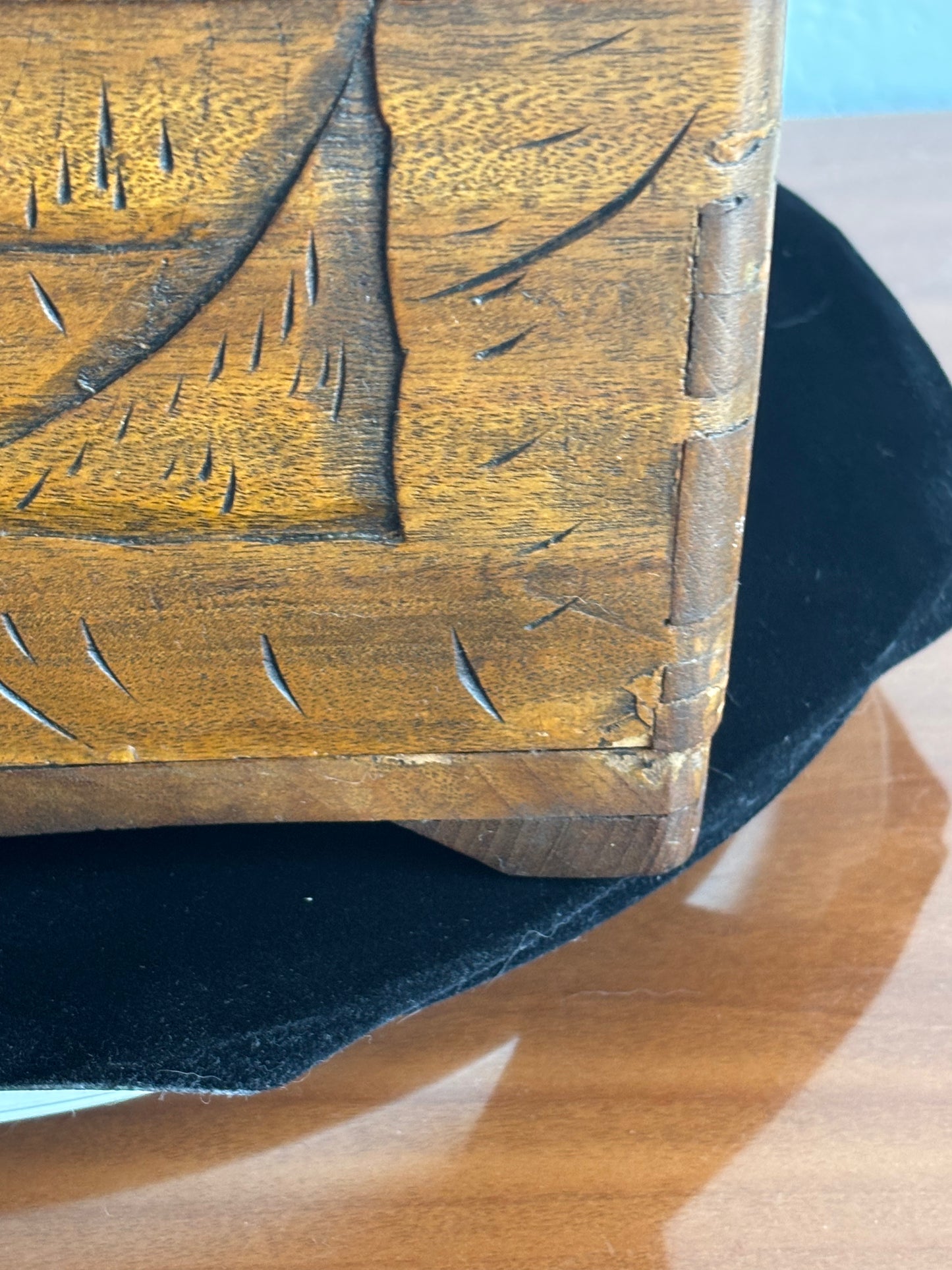 Scatola Cinese in Legno Intagliato