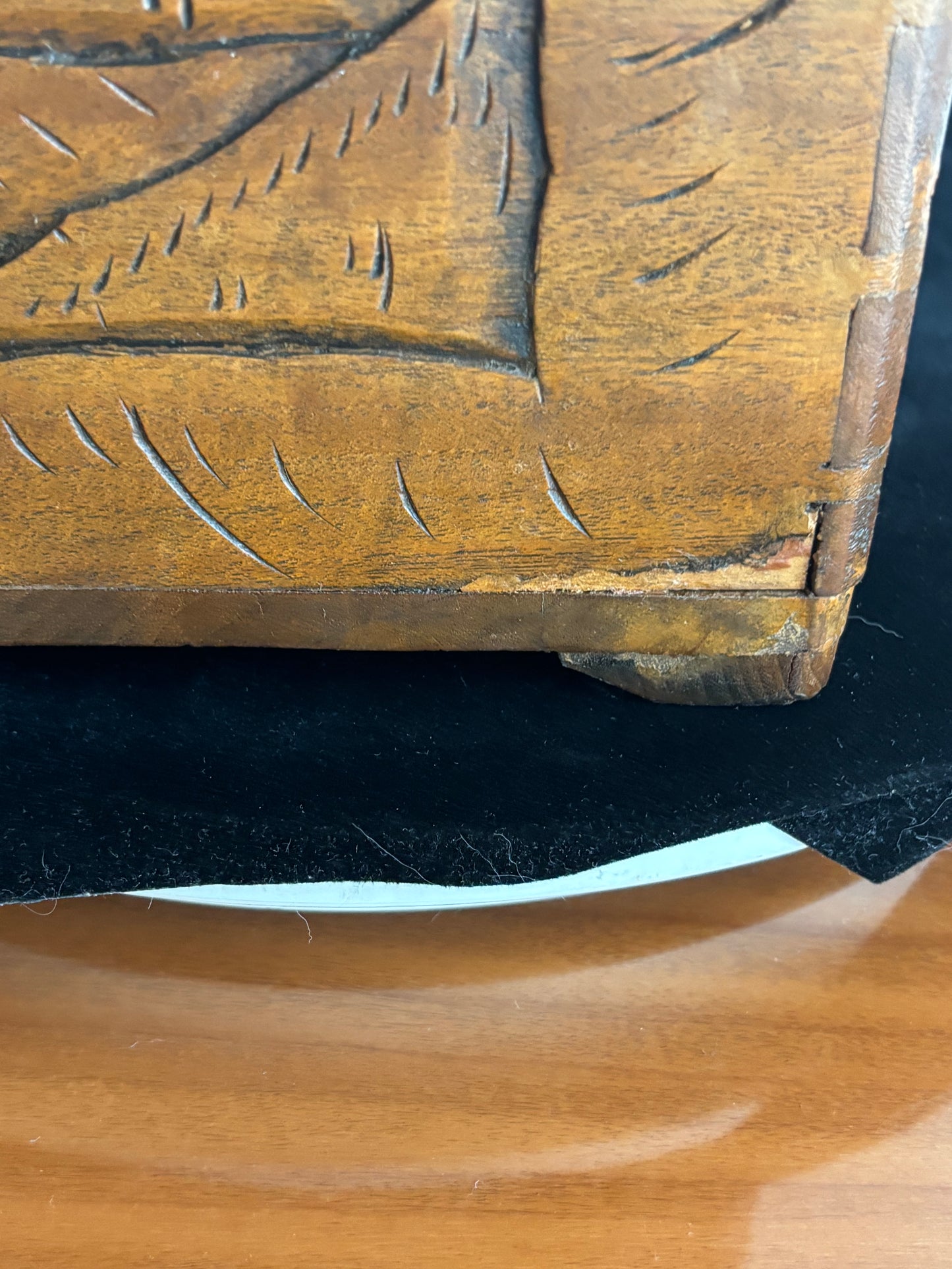 Scatola Cinese in Legno Intagliato