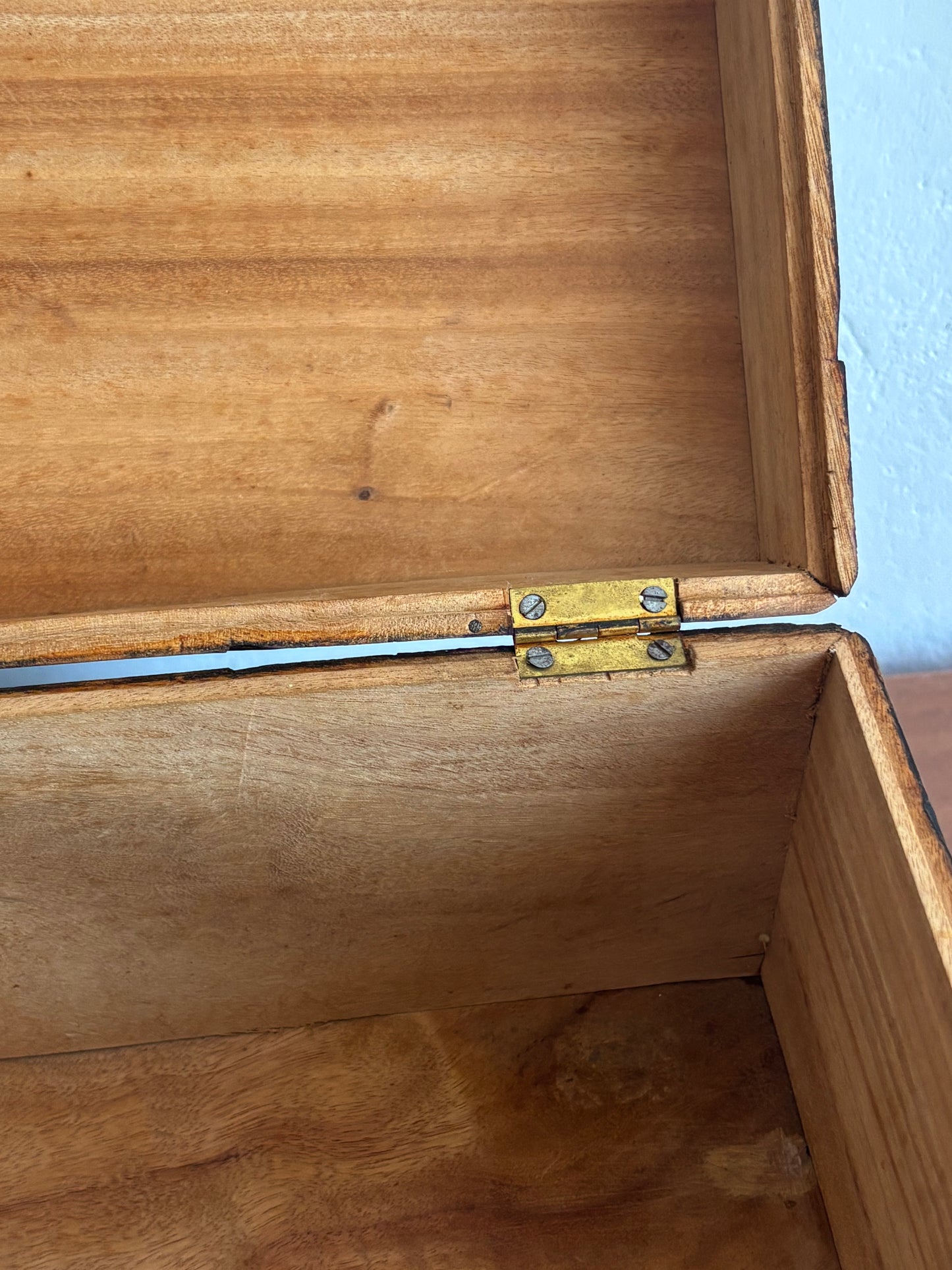 Scatola Cinese in Legno Intagliato