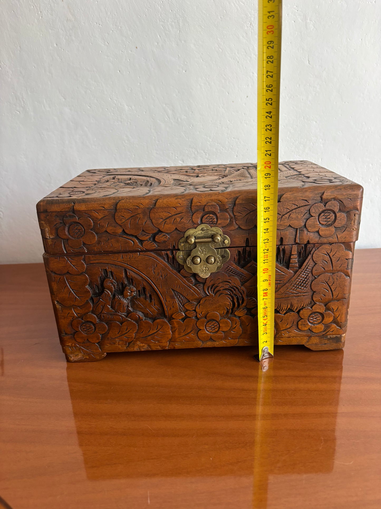 Scatola Cinese in Legno Intagliato