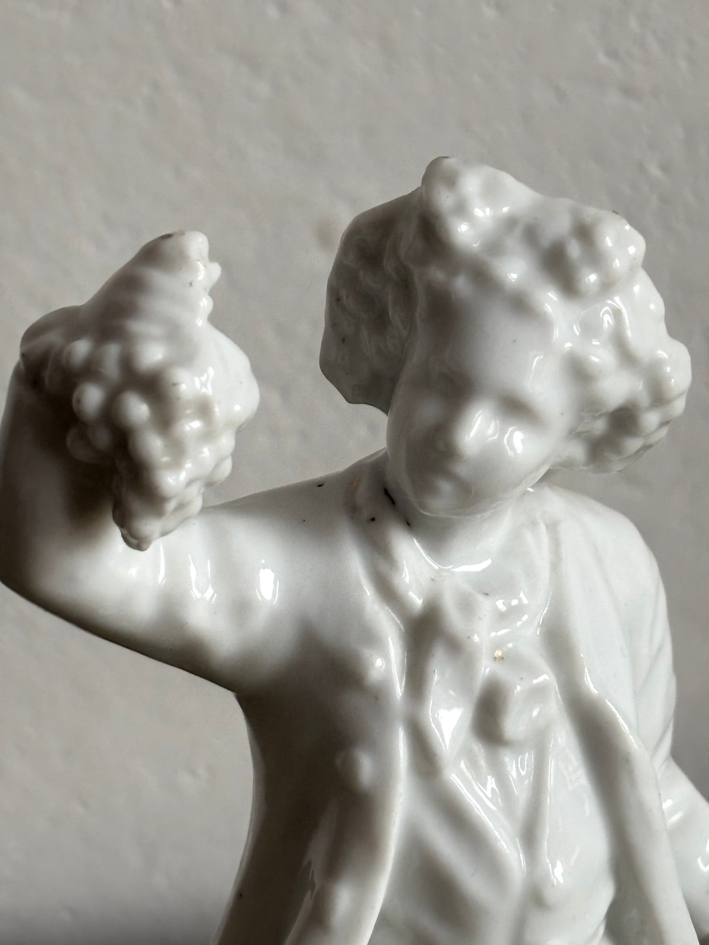 White ceramic pen holder, possible European production, 19th century