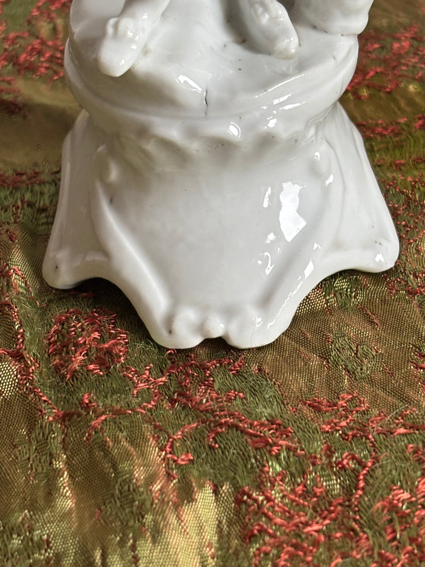 White ceramic pen holder, possible European production, 19th century