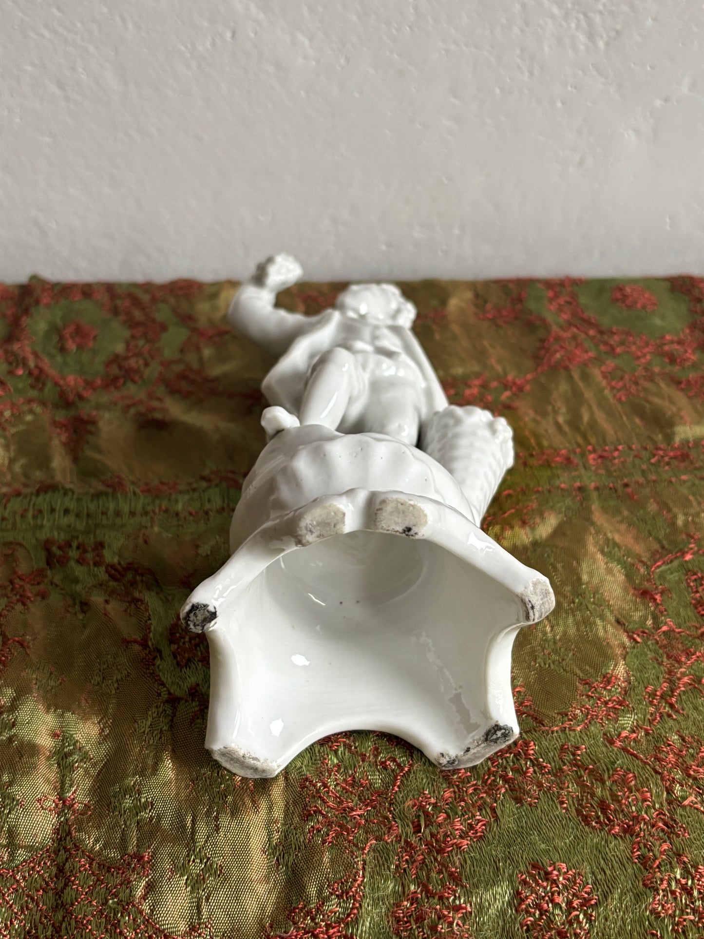 White ceramic pen holder, possible European production, 19th century