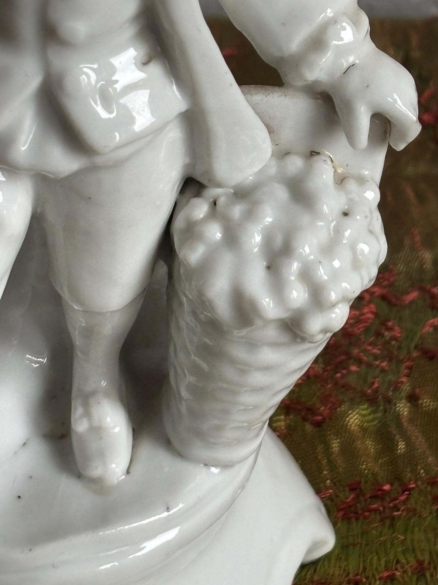 White ceramic pen holder, possible European production, 19th century