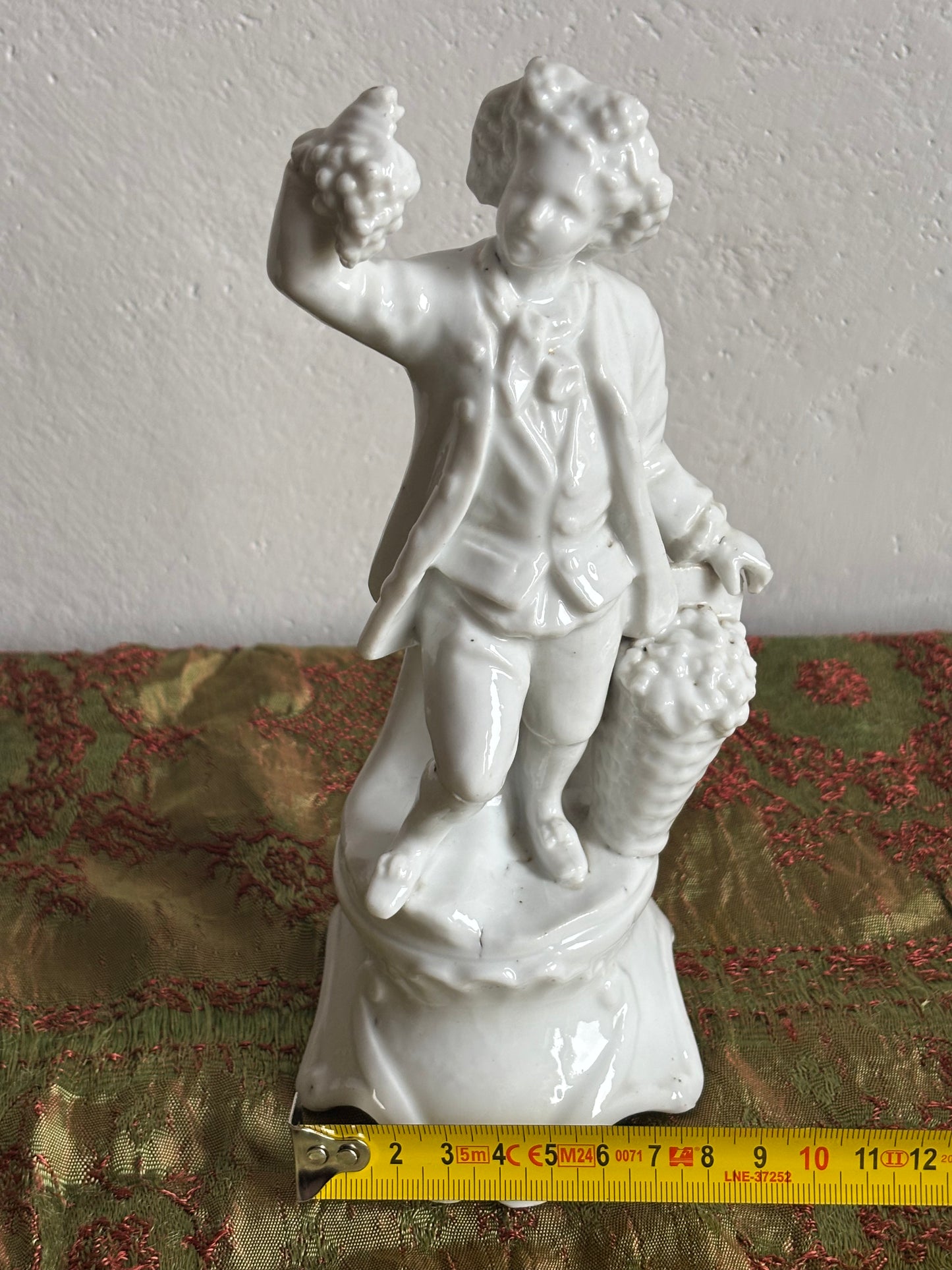 White ceramic pen holder, possible European production, 19th century