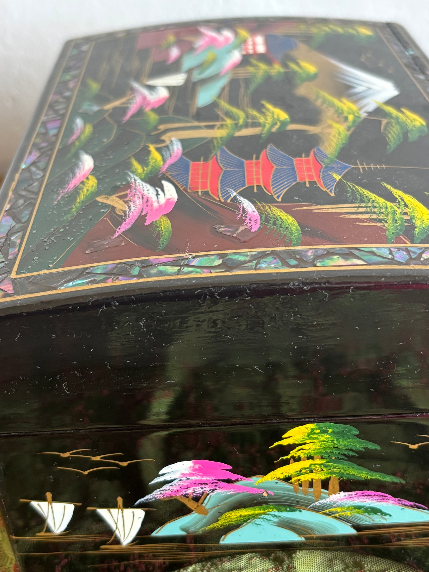 Vintage Japanisches Spieluhr mit Tänzerpaar und traditionellem Landschaftsmotiv