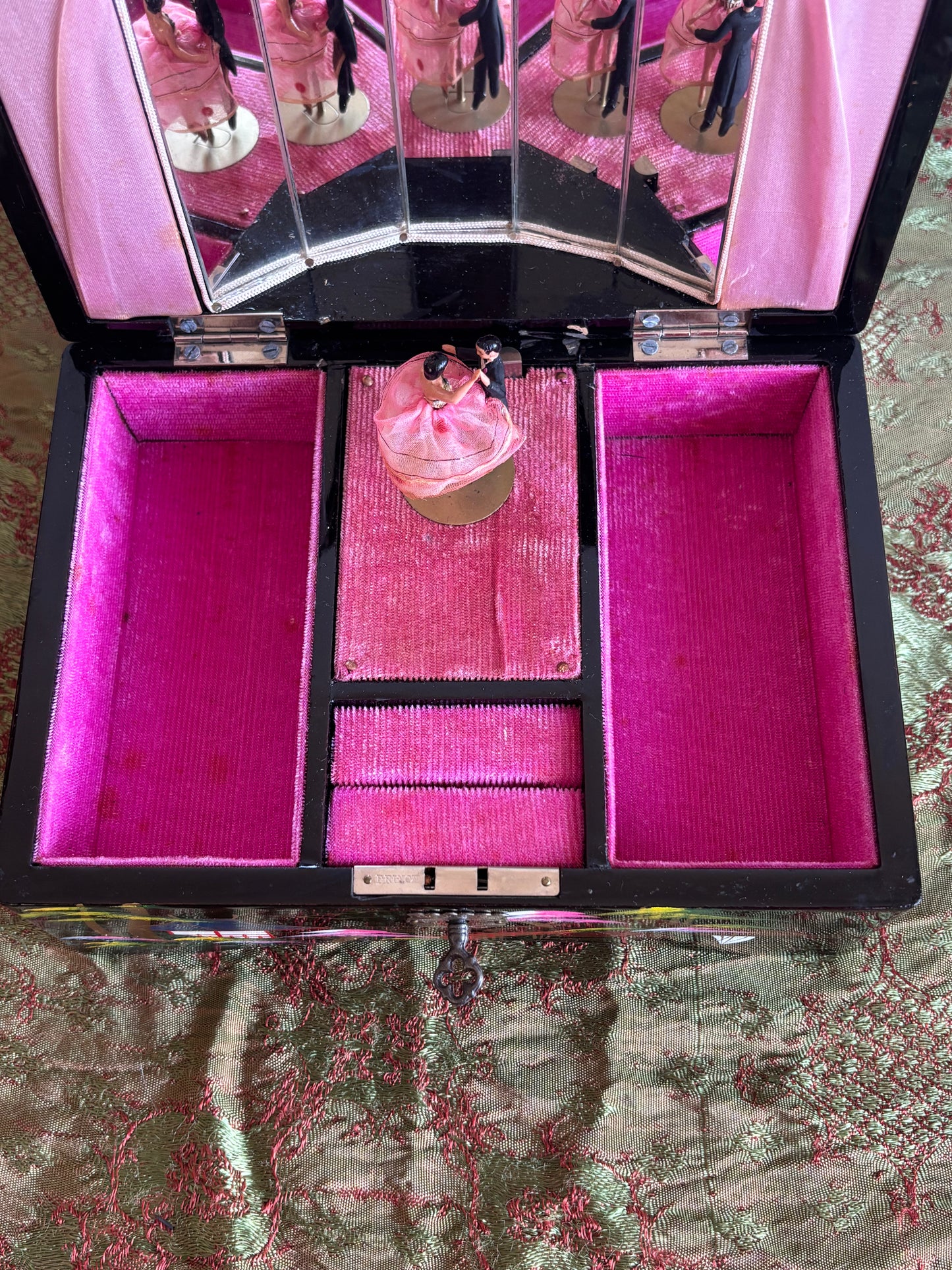 Vintage Japanisches Spieluhr mit Tänzerpaar und traditionellem Landschaftsmotiv