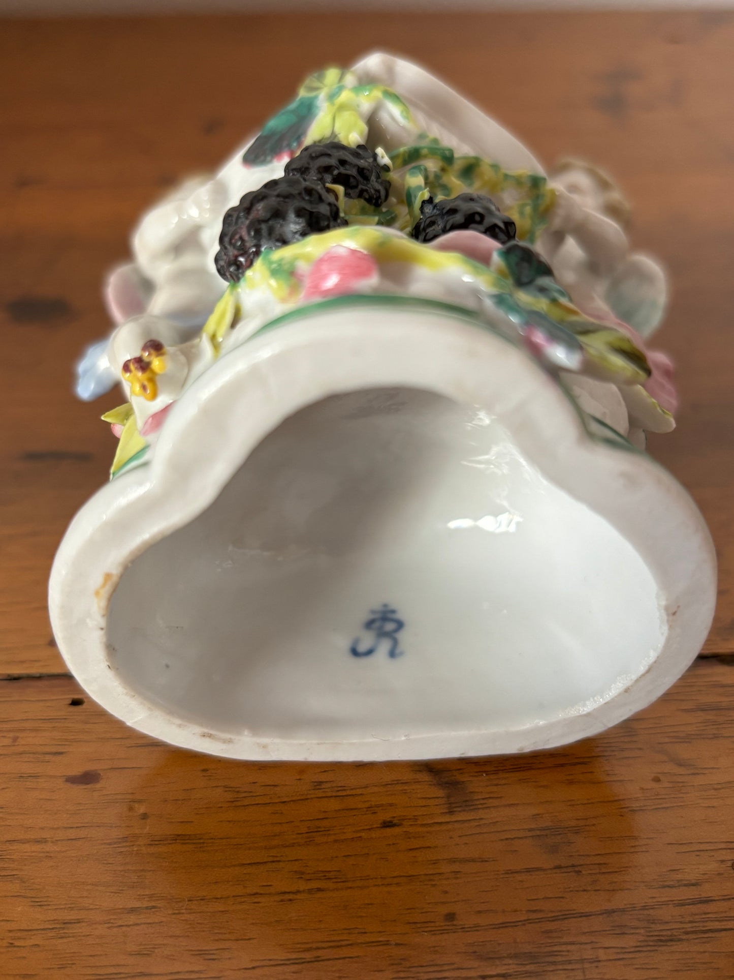 Portafiammiferi francese a forma di scarpa in ceramica