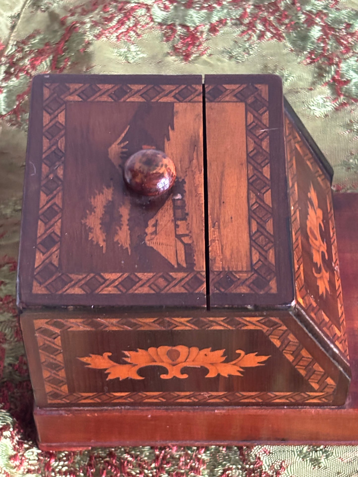 Vintage Wooden Cigarette Holder with Restored Bird – Fully Functional Manual Opening