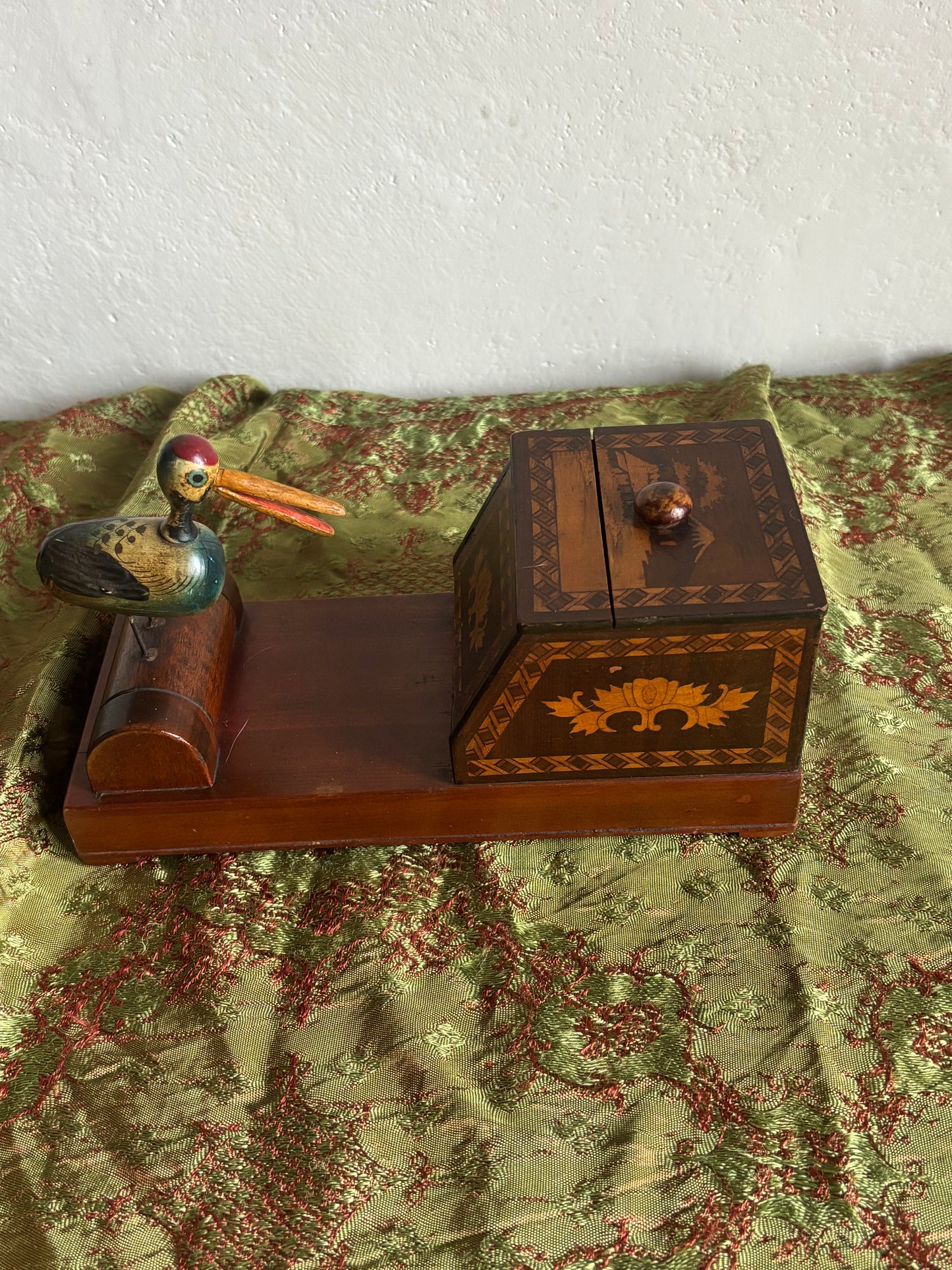 Vintage Wooden Cigarette Holder with Restored Bird – Fully Functional Manual Opening