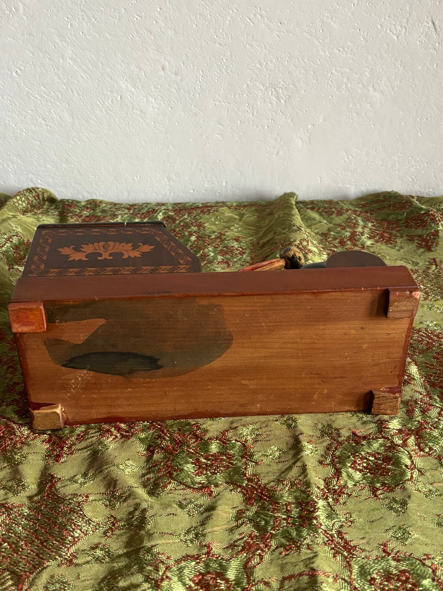 Vintage Wooden Cigarette Holder with Restored Bird – Fully Functional Manual Opening