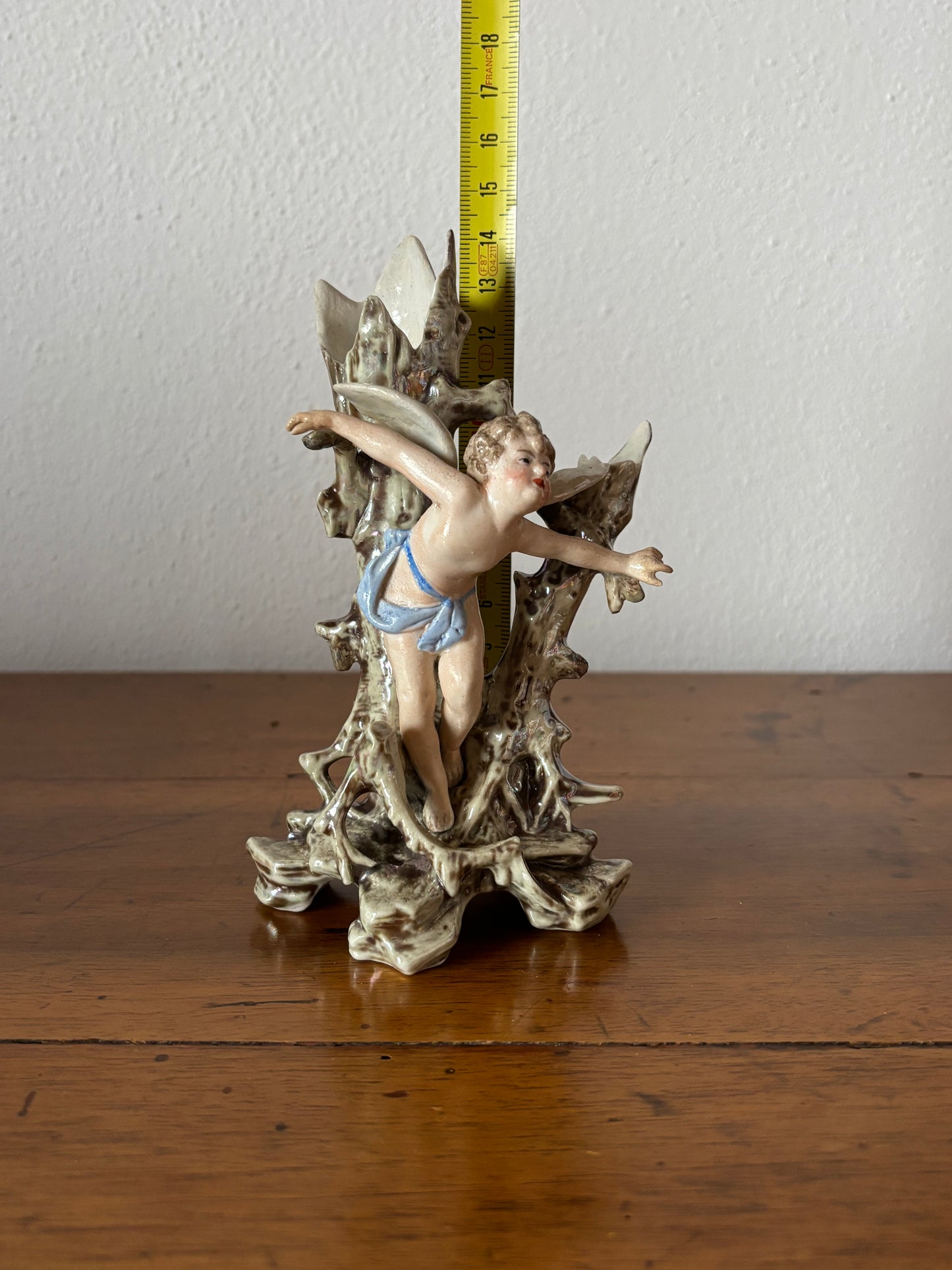 Vasetto Porta Boccioli in Ceramica con Putto