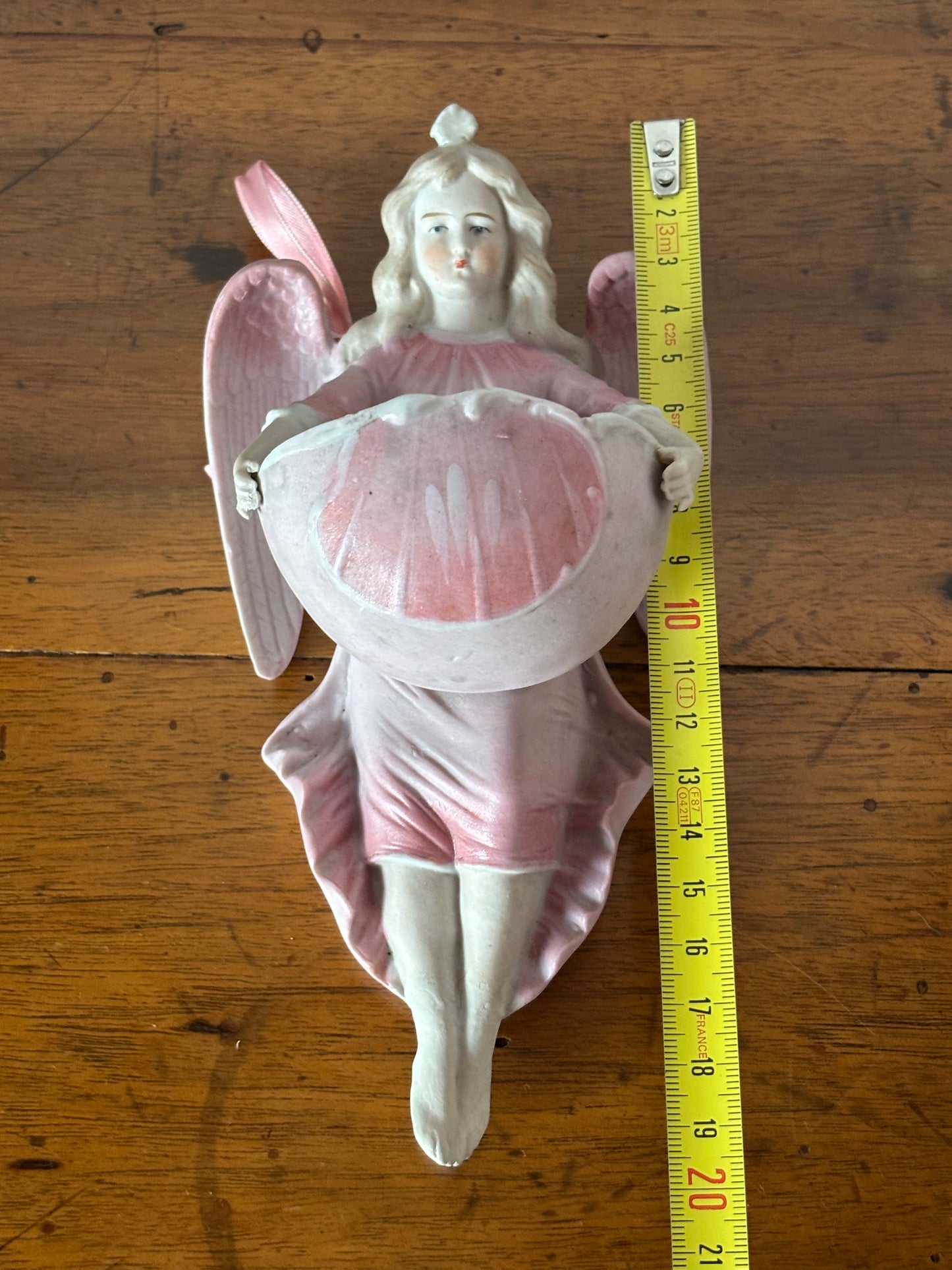 Acquasantiera in ceramica – Angelo in stile classico decorativo