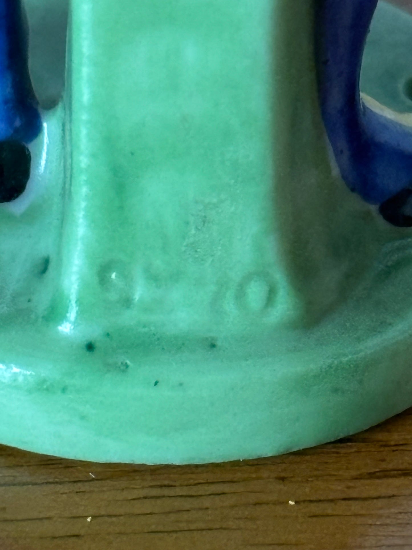 Statuetta in Ceramica Guardia Svizzera – Oggetto Decorativo Vintage in Ottime Condizioni
