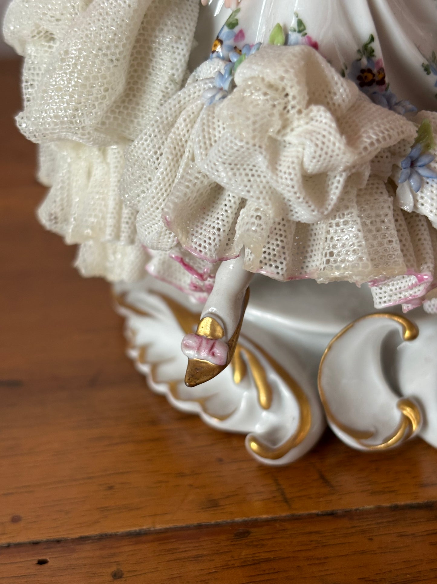 Ginori-Spitzenporzellanfigur mit Harfe