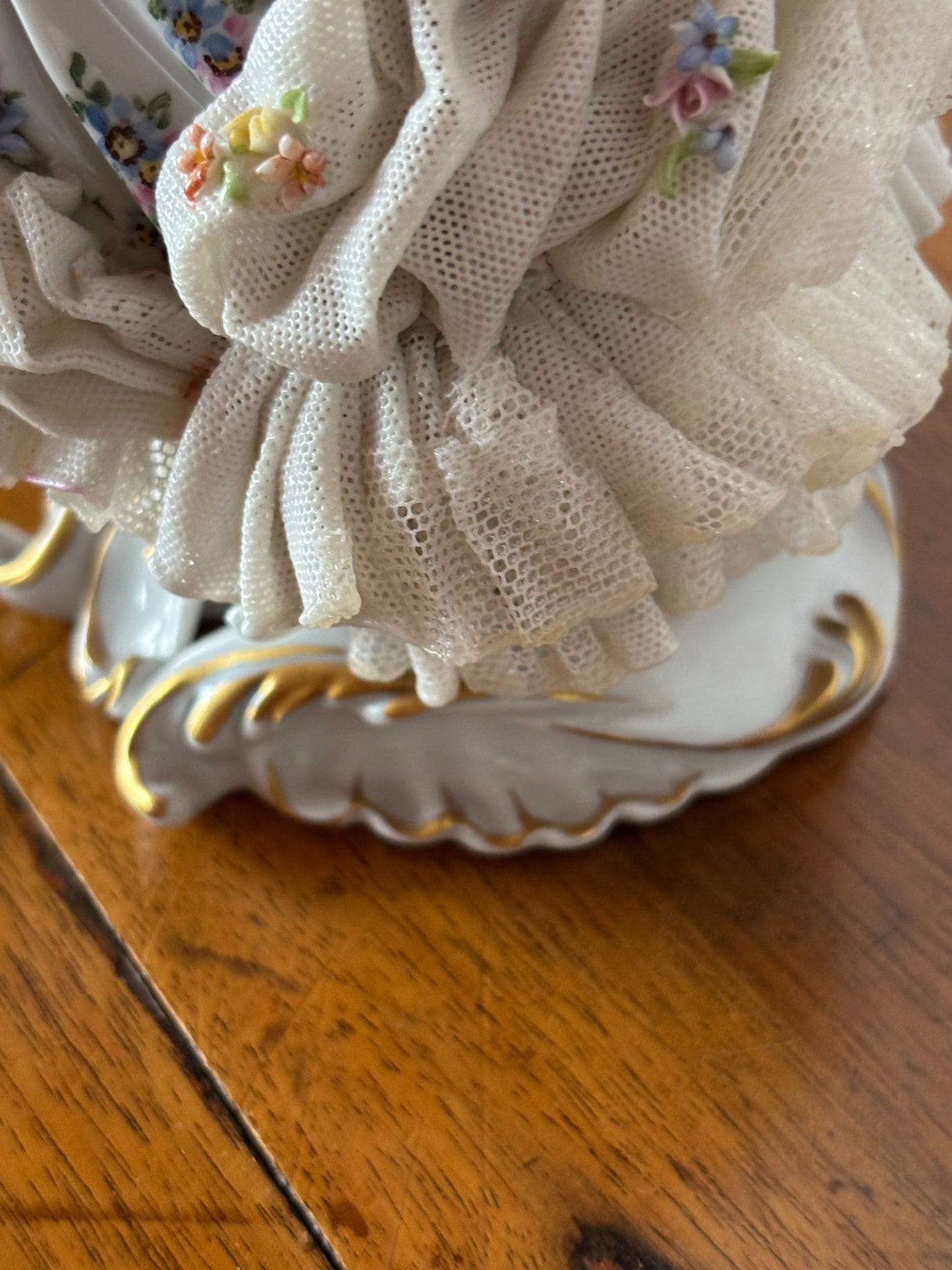 Ginori-Spitzenporzellanfigur mit Harfe