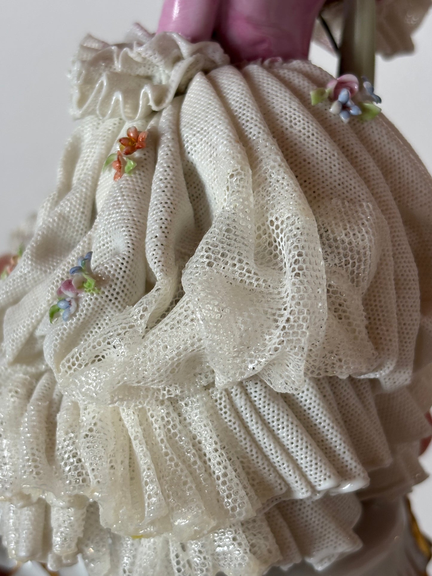 Ginori-Spitzenporzellanfigur mit Harfe