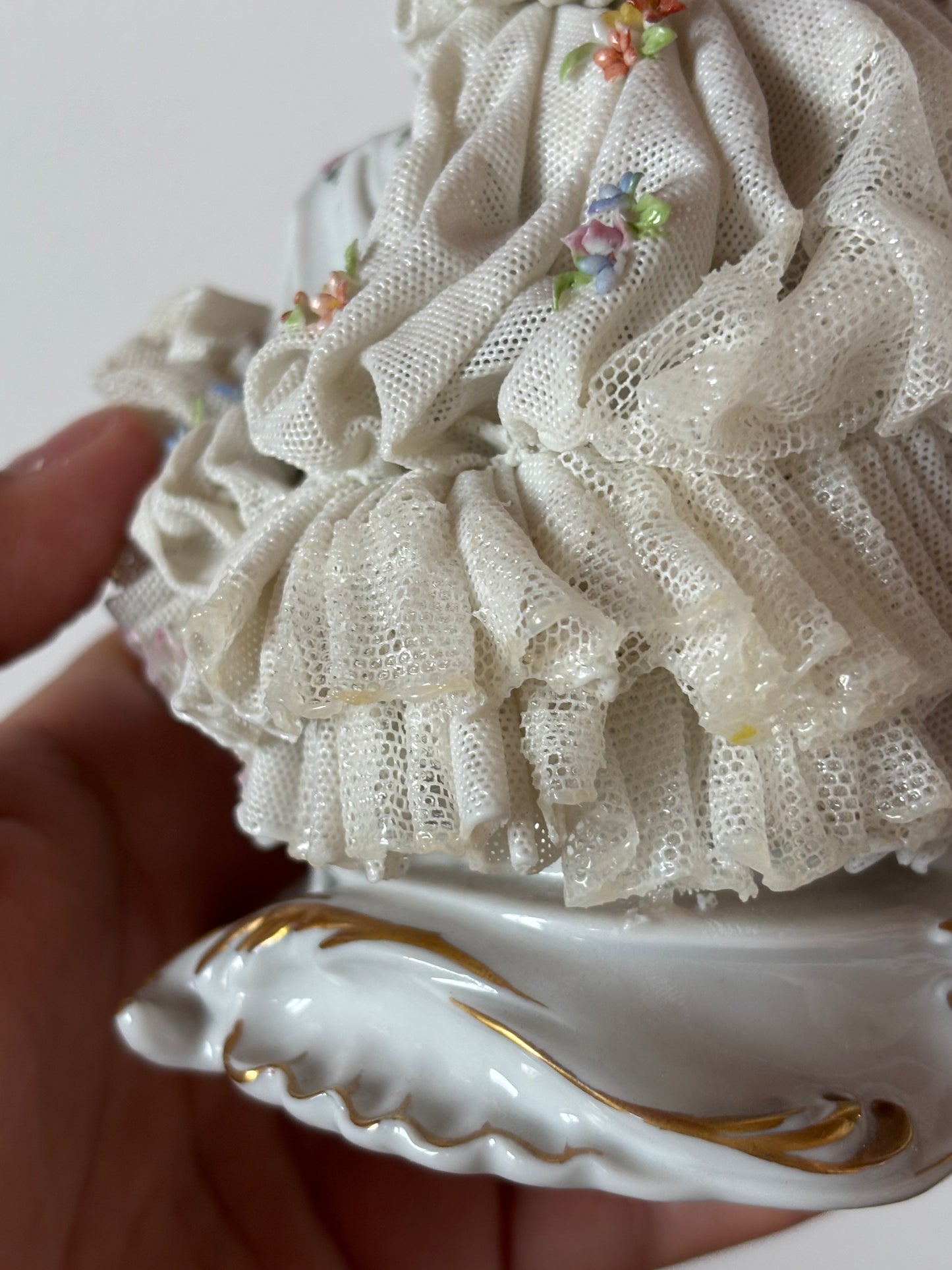 Ginori-Spitzenporzellanfigur mit Harfe