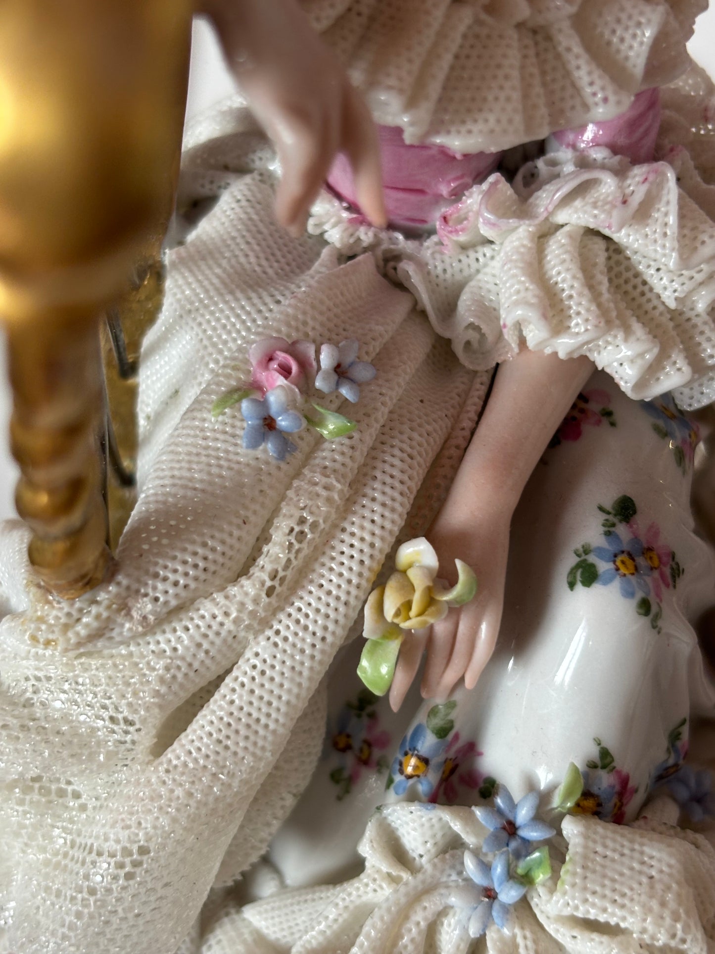 Ginori-Spitzenporzellanfigur mit Harfe