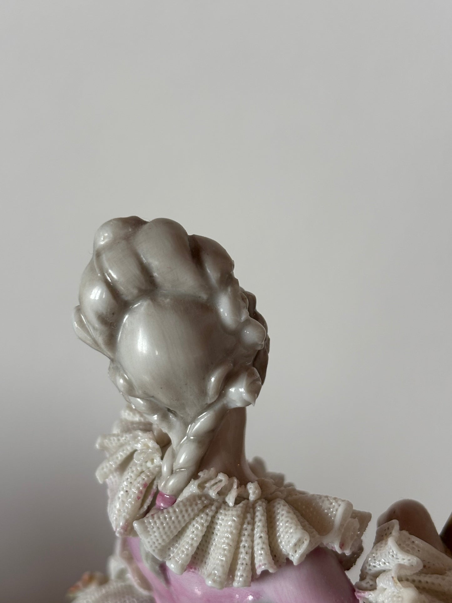 Ginori-Spitzenporzellanfigur mit Harfe