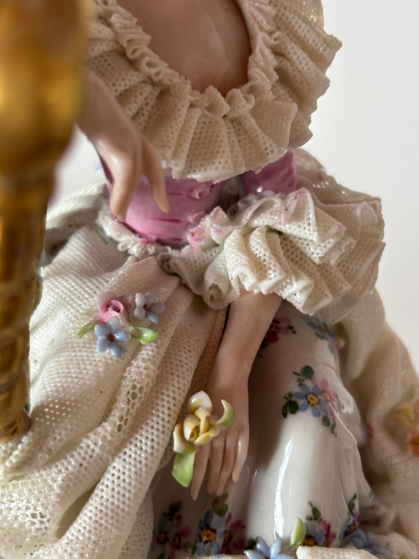 Ginori-Spitzenporzellanfigur mit Harfe